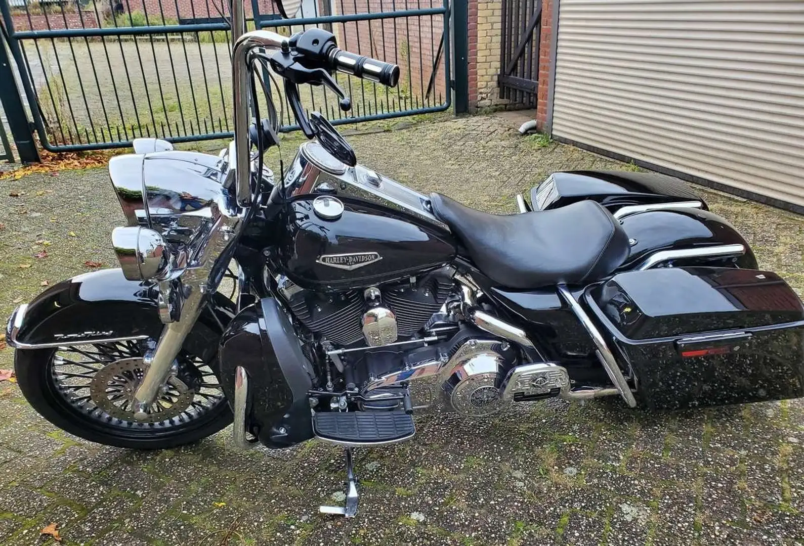 Harley-Davidson Road King custom Чорний - 1