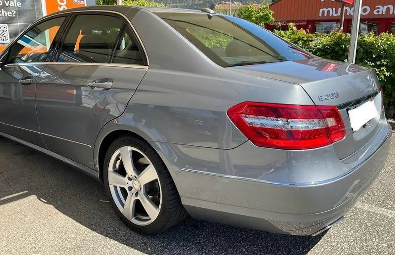 Mercedes-Benz E 200 200CDI BE Elegance 7G Plus Gris - 2