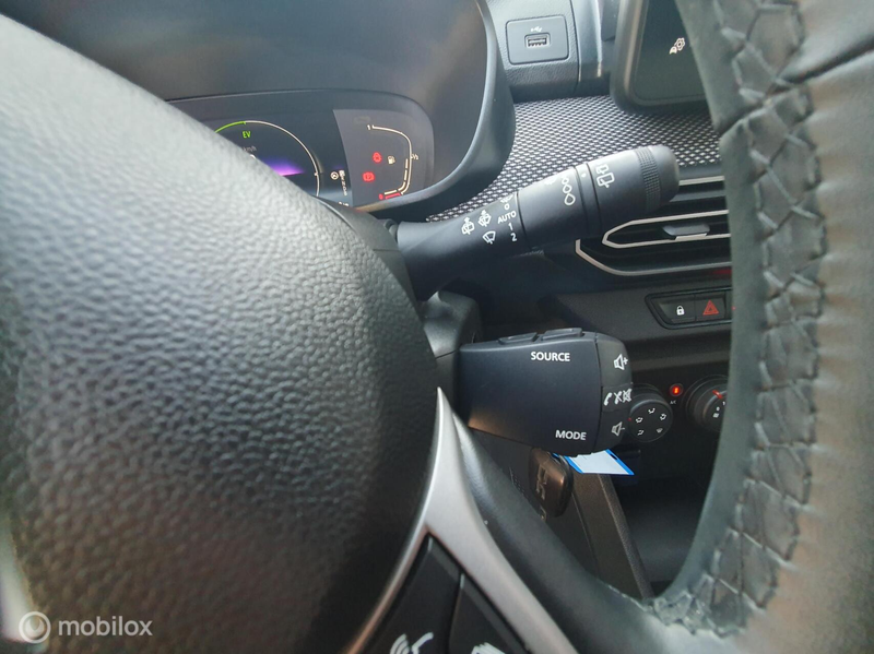 Dacia Jogger 1.6 Hybrid 140 Expression 5p. — photo 21
