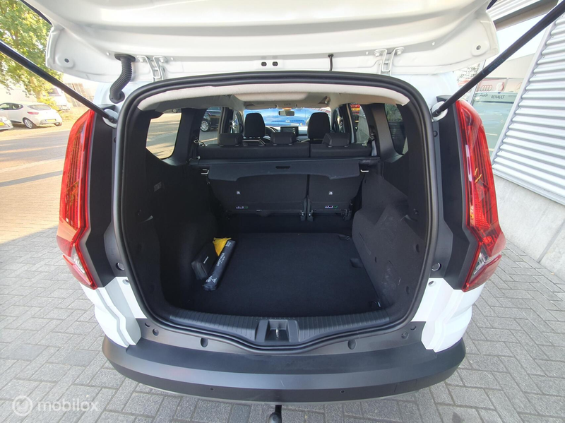 Dacia Jogger 1.6 Hybrid 140 Expression 5p. — photo 23