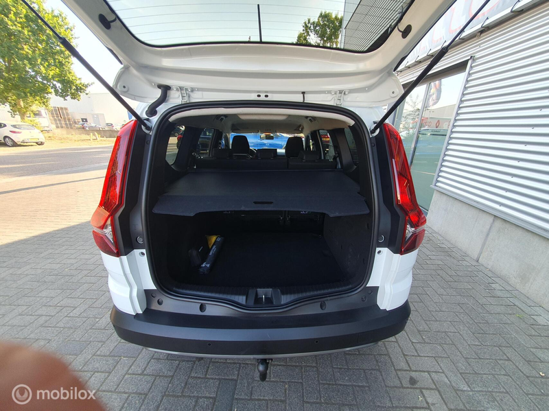 Dacia Jogger 1.6 Hybrid 140 Expression 5p. — photo 25