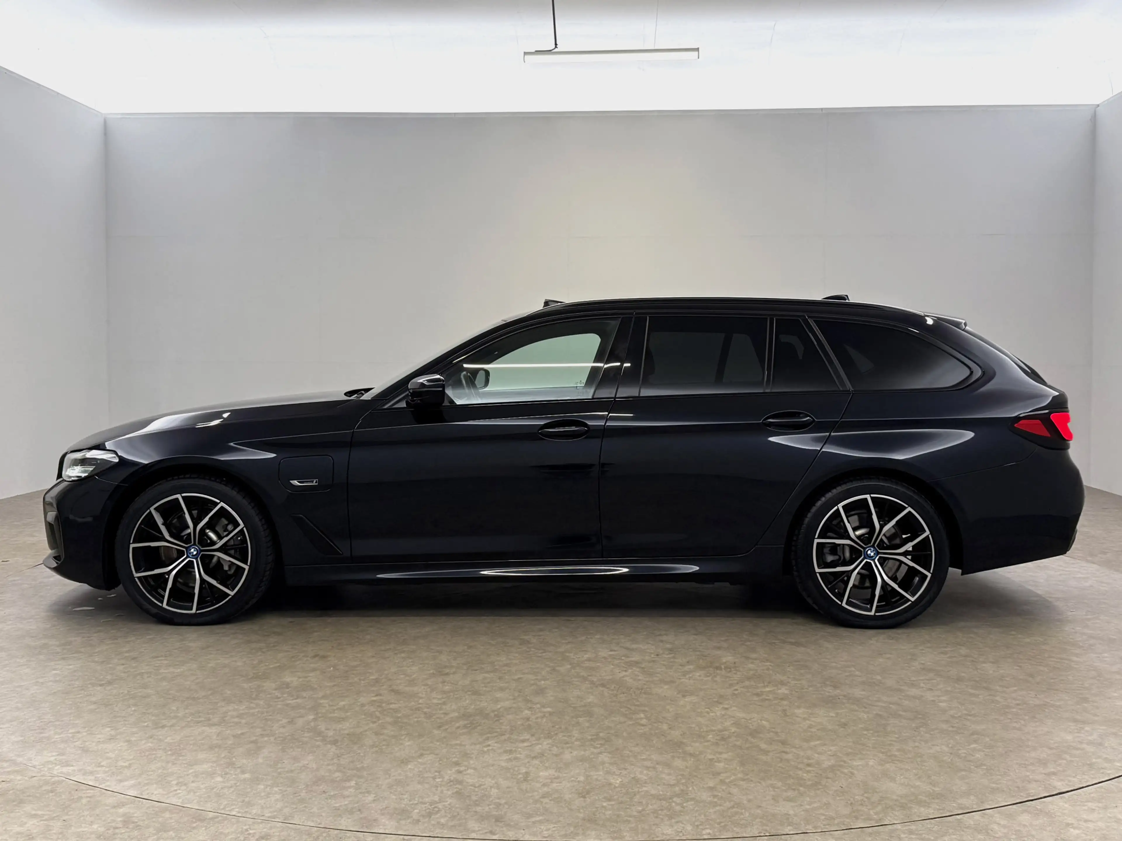 BMW 530 5-serie 530e Business Edition Plus M-Sport | Pano — photo 11