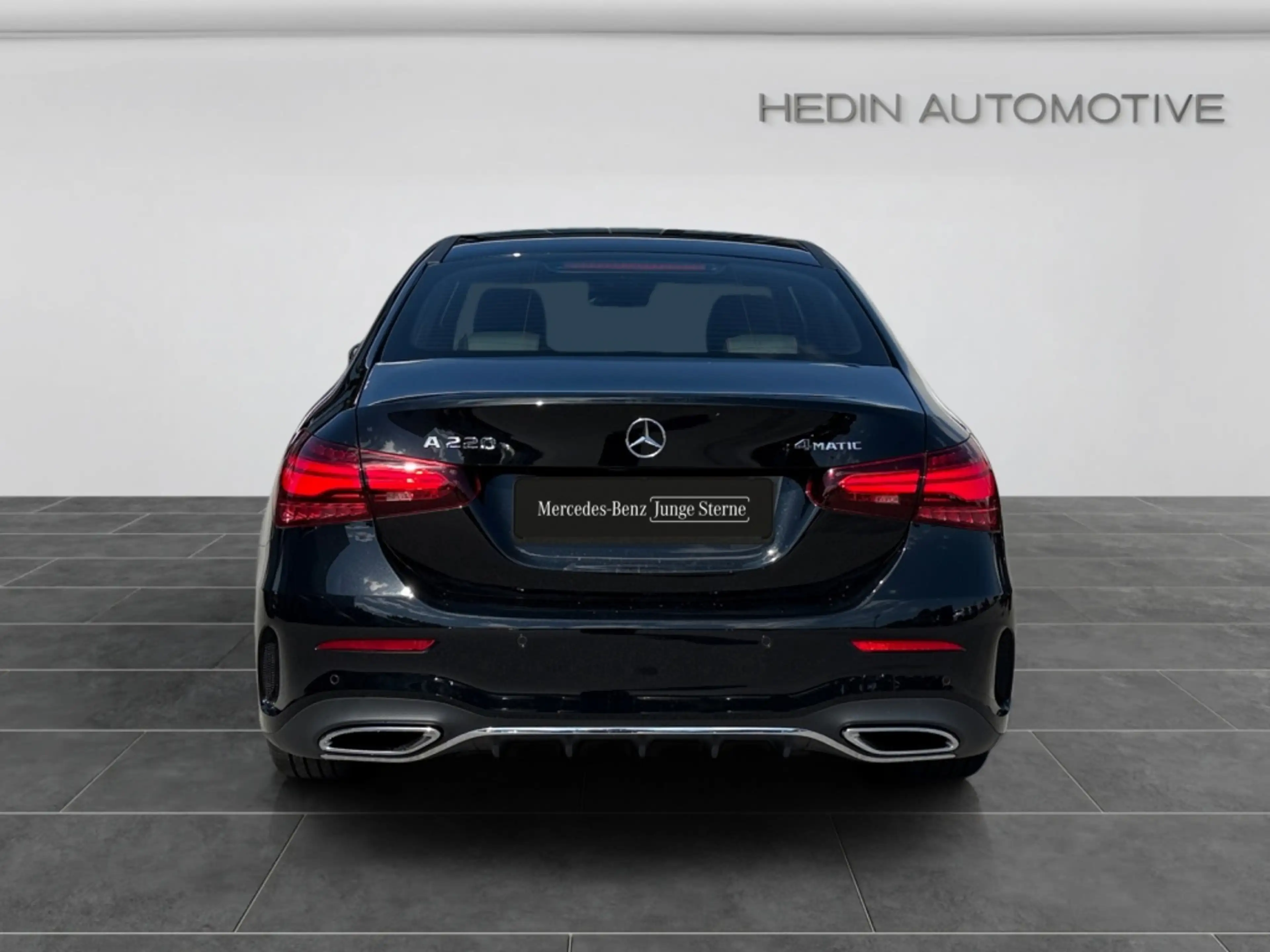 Mercedes-Benz A 220 4M Limousine AMG|MBEAM|AMBIENTE|MBUX|DAB — photo 5