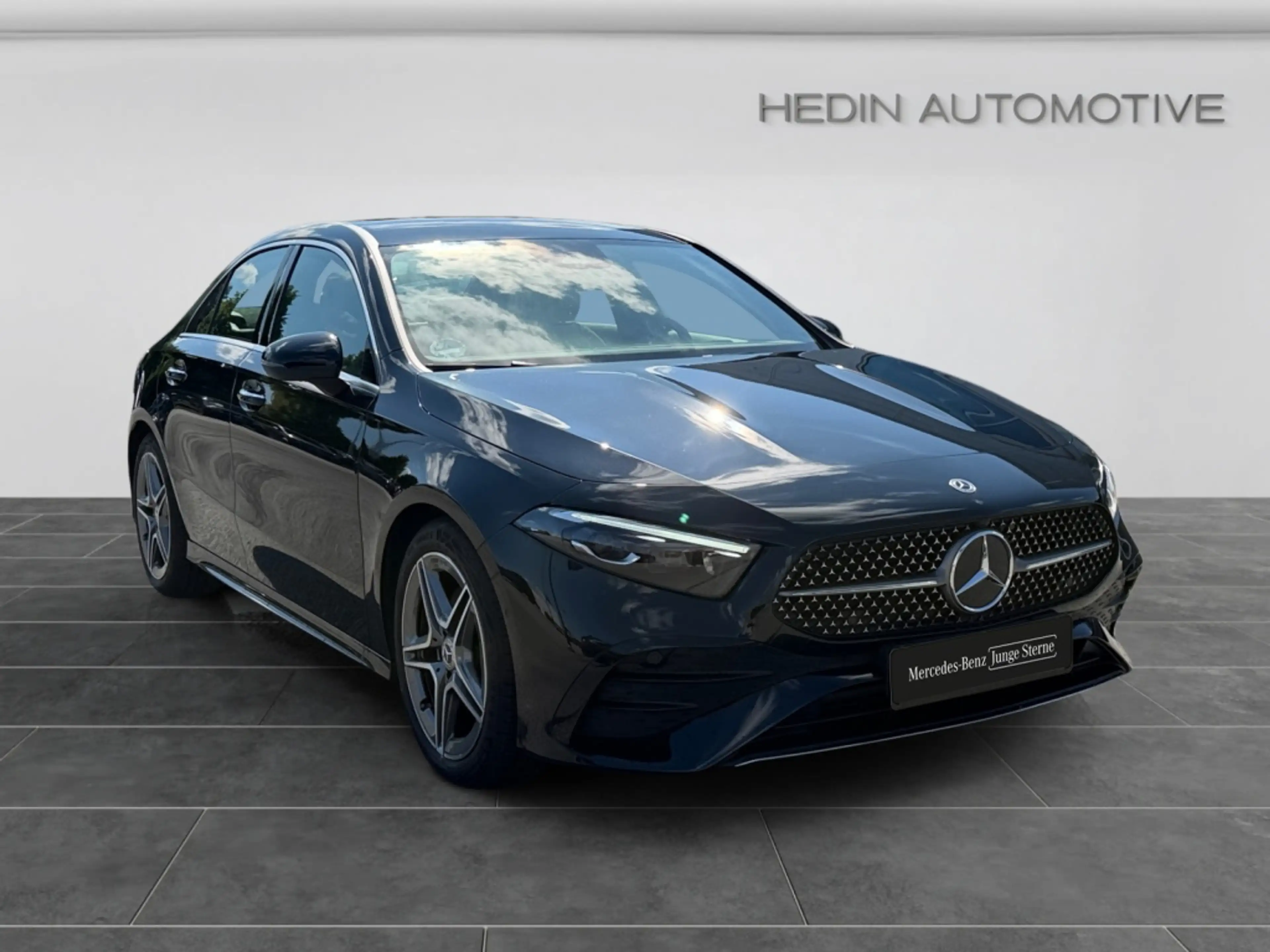 Mercedes-Benz A 220 4M Limousine AMG|MBEAM|AMBIENTE|MBUX|DAB — photo 7