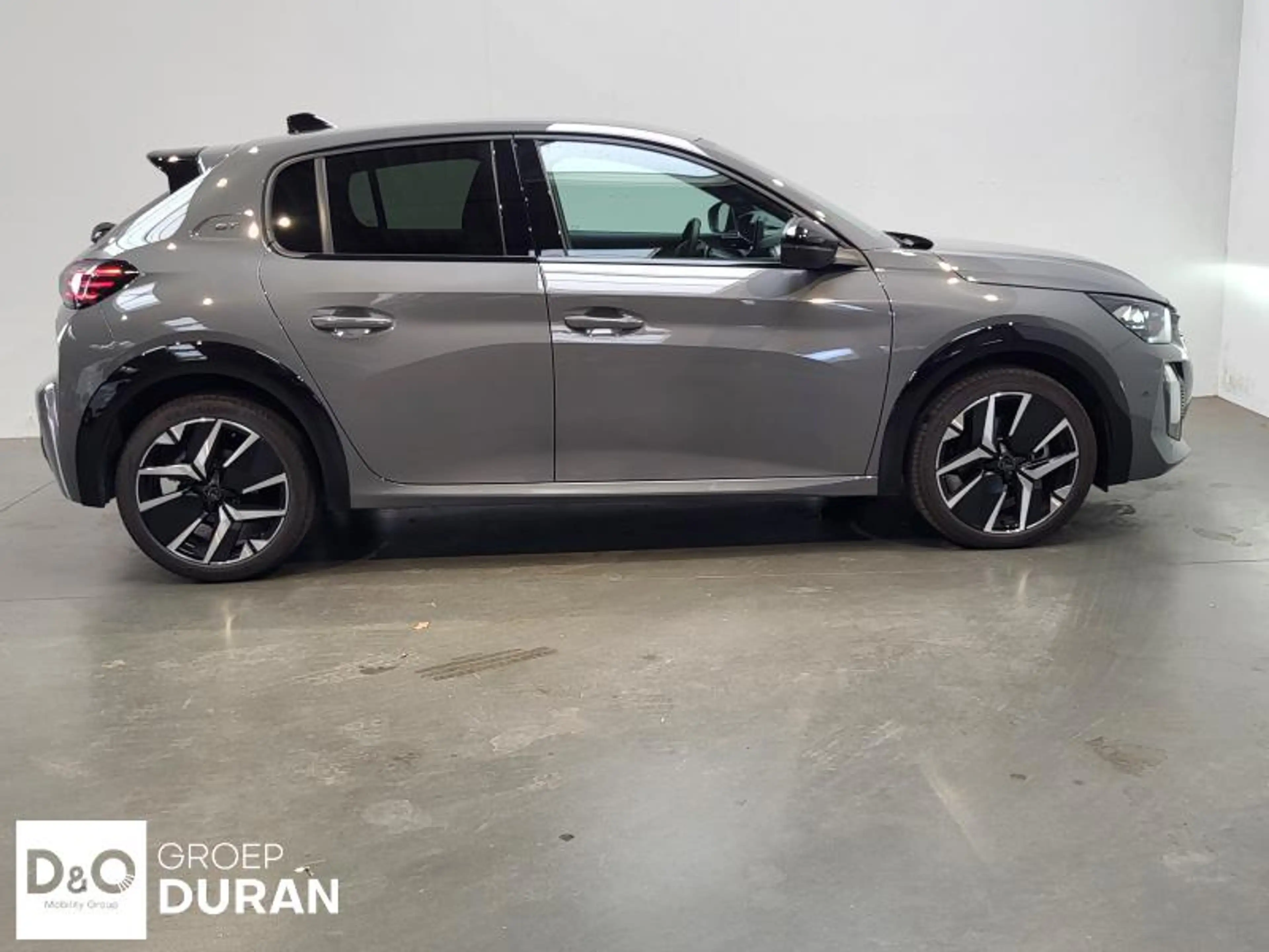 Peugeot 208 GT 1.2 Hybrid e-dcs6 — photo 8