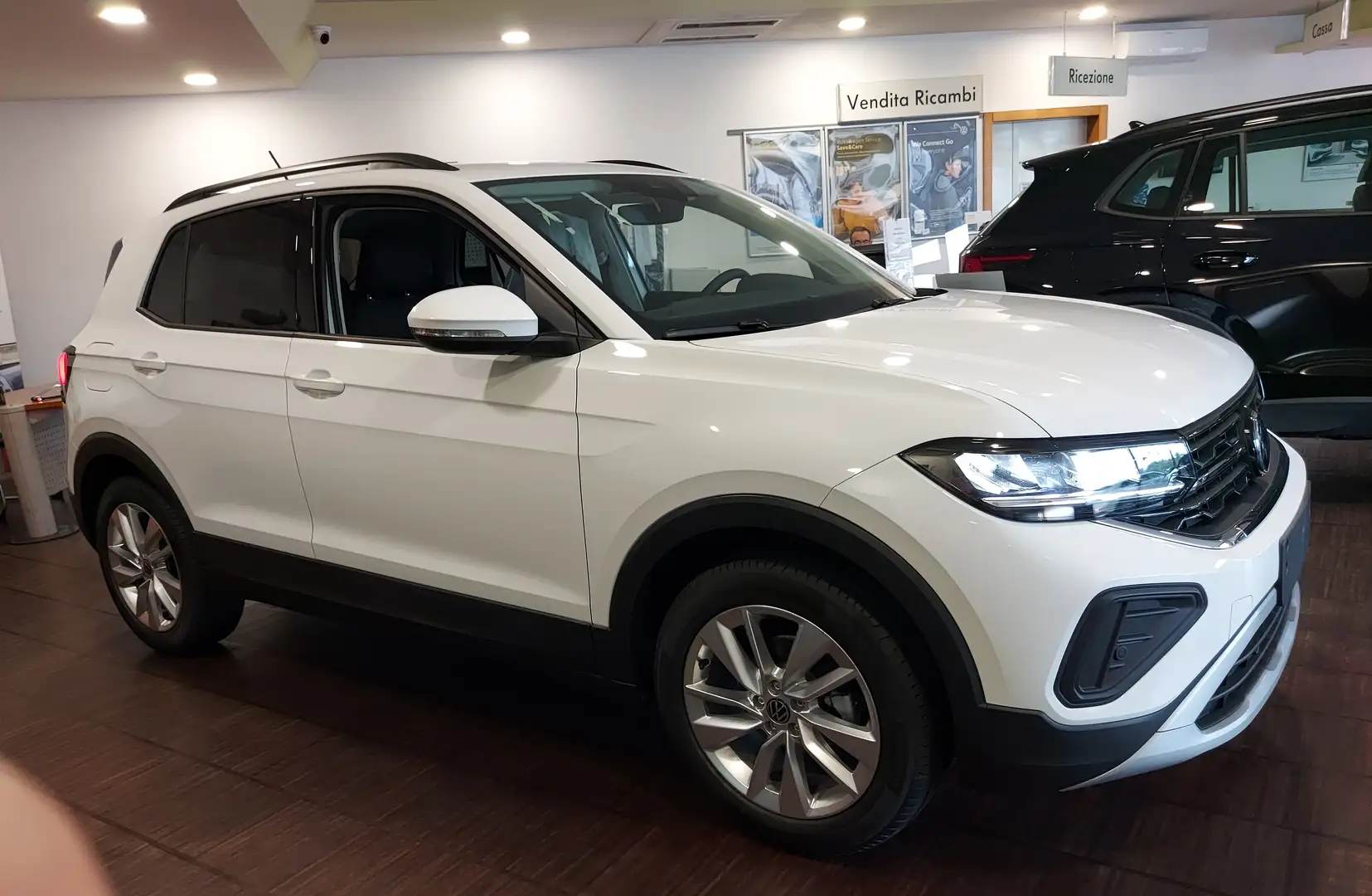 Volkswagen T-Cross 1.0 tsi Edition Plus 95cv Mod 2024 + tech pack Argento - 1