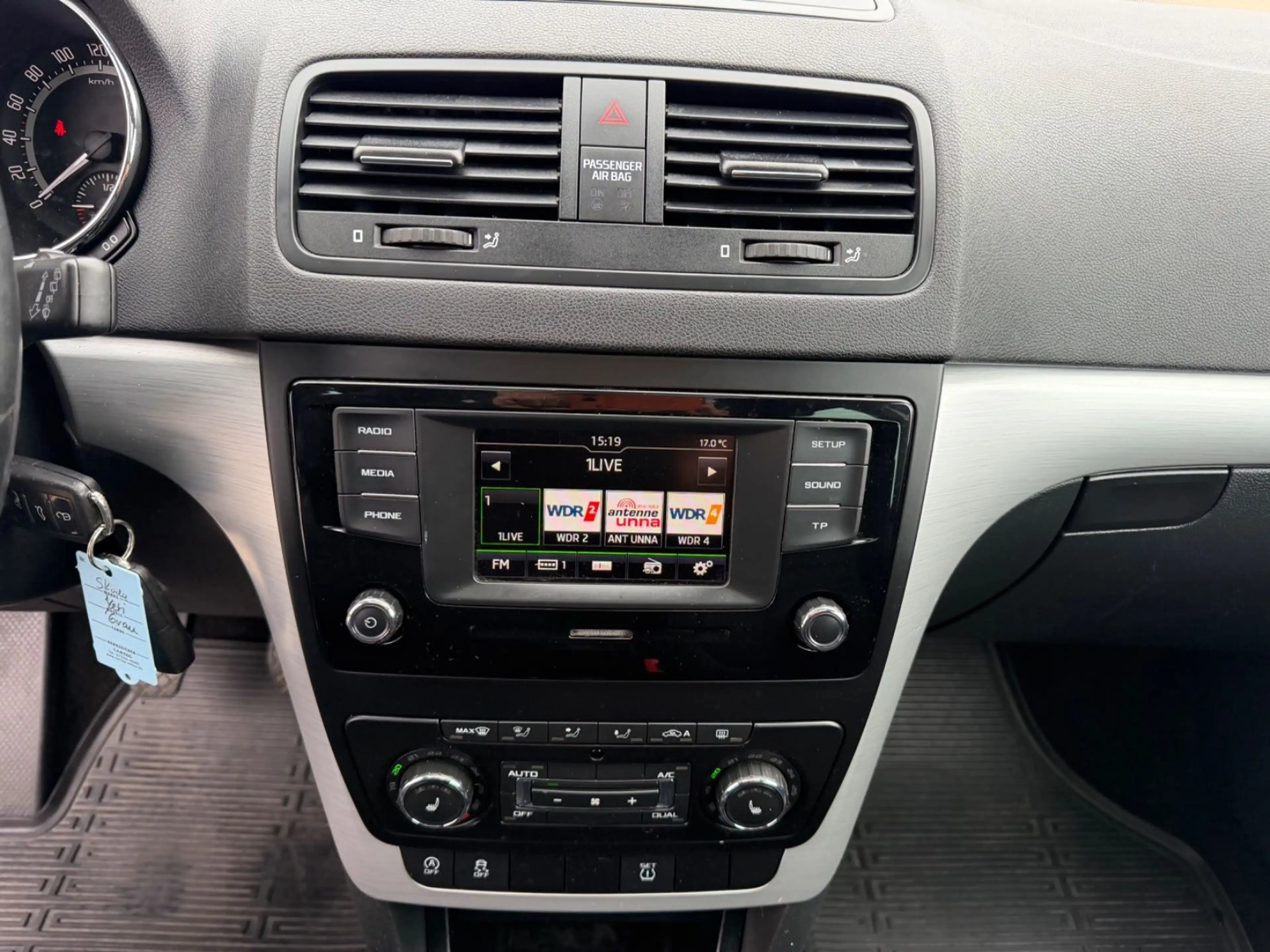 Skoda Yeti Edition 4x4/KLIMA/AHK/TEMPOMAT/EURO6/XENON — photo 11