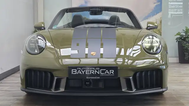 Porsche 911 view 2