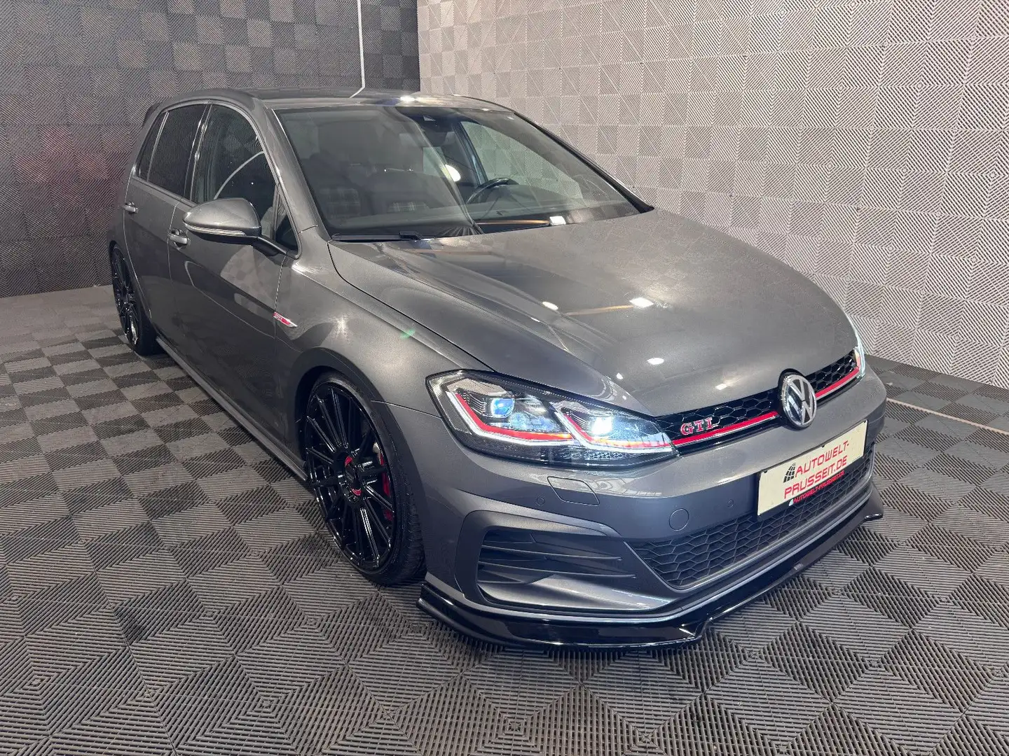 Volkswagen Golf VII Lim.*GTI PERF.*ACC-DYNAUDIO-STAND.H-SHZ Grau - 1