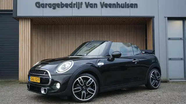 MINI Cooper S Cabrio 2.0 192pk Automaat *John Cooper Works Pack* 18inch