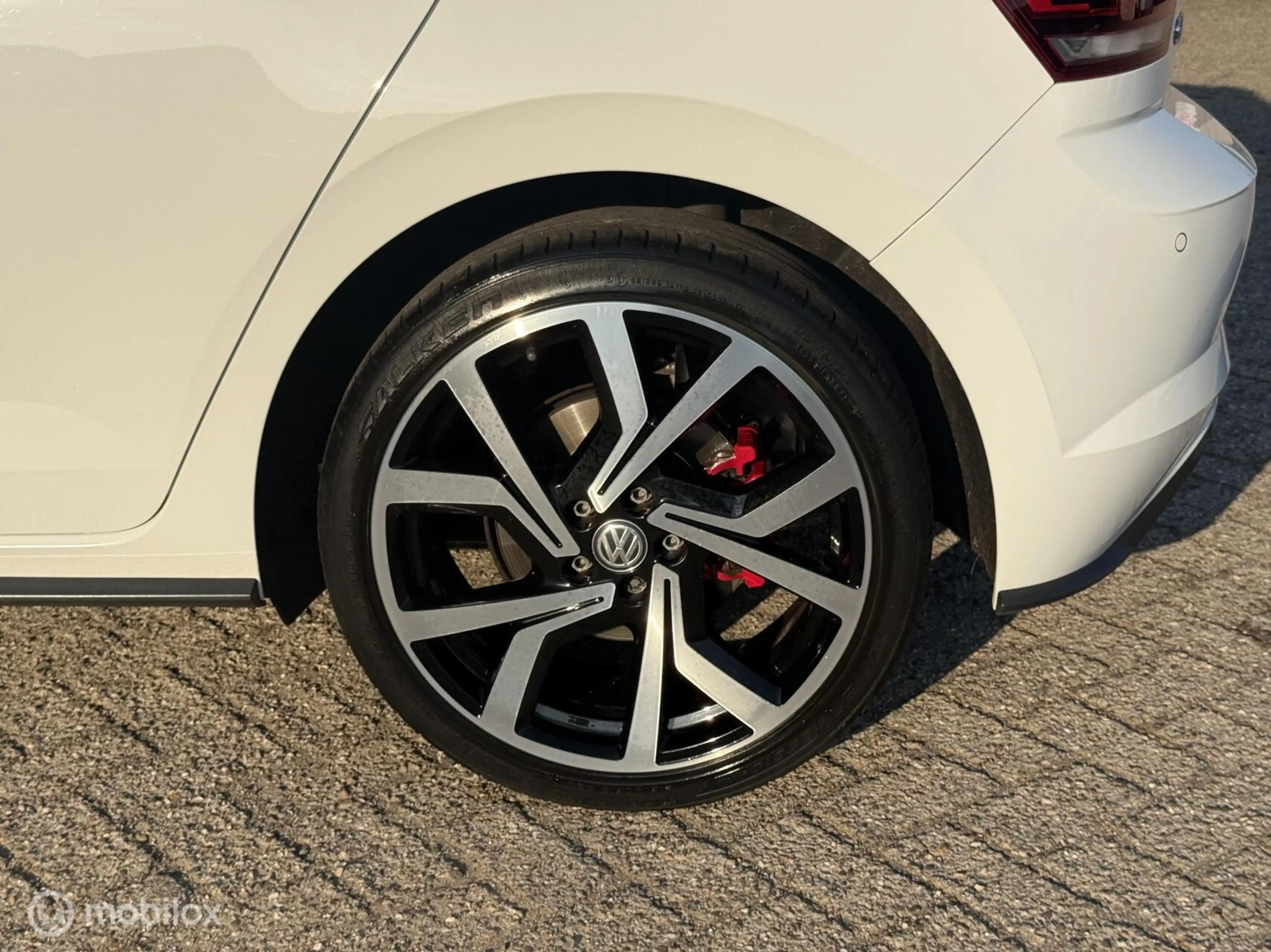 Volkswagen Polo GTI 2.0 TSI — photo 10