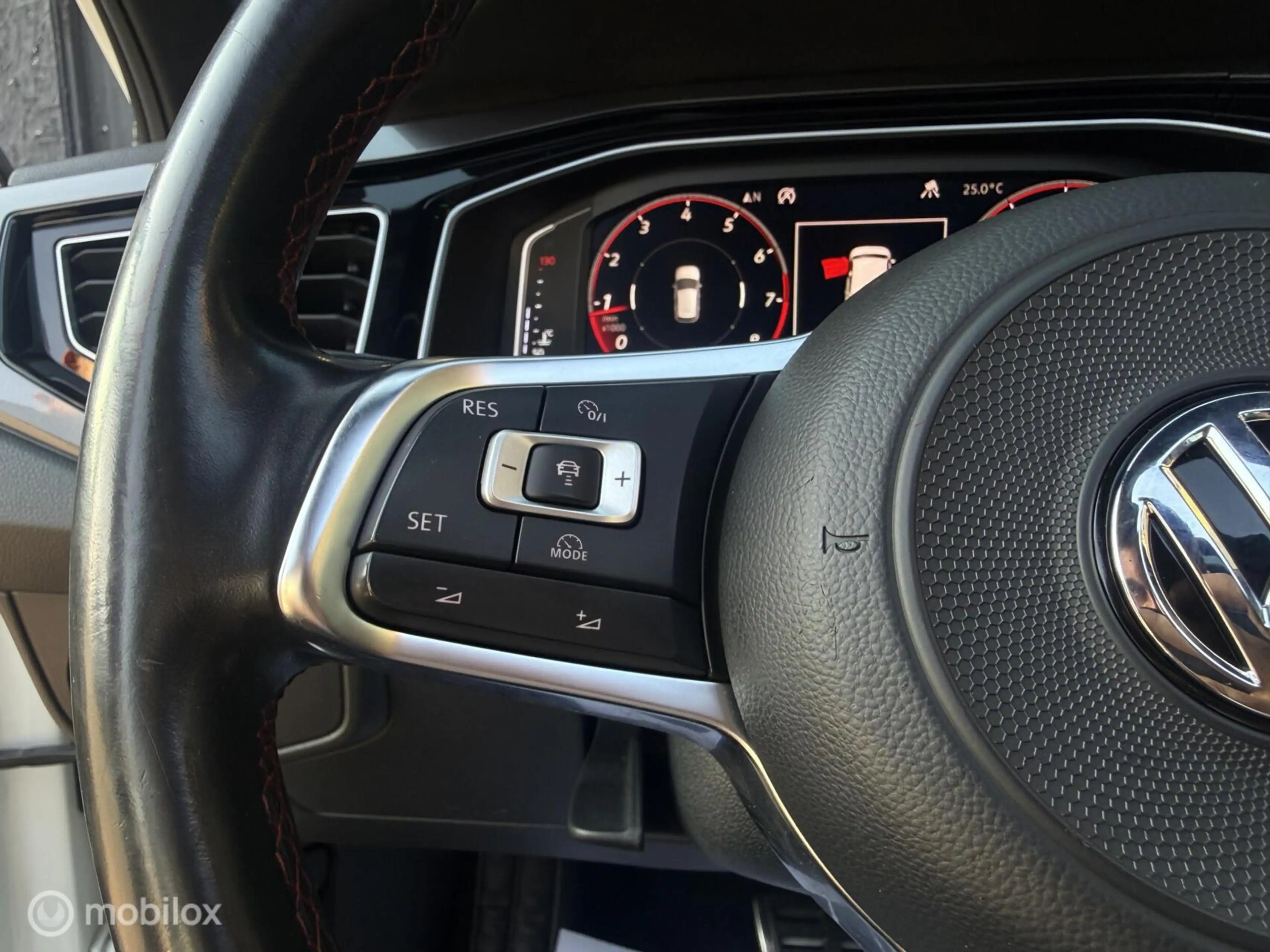 Volkswagen Polo GTI 2.0 TSI — photo 14