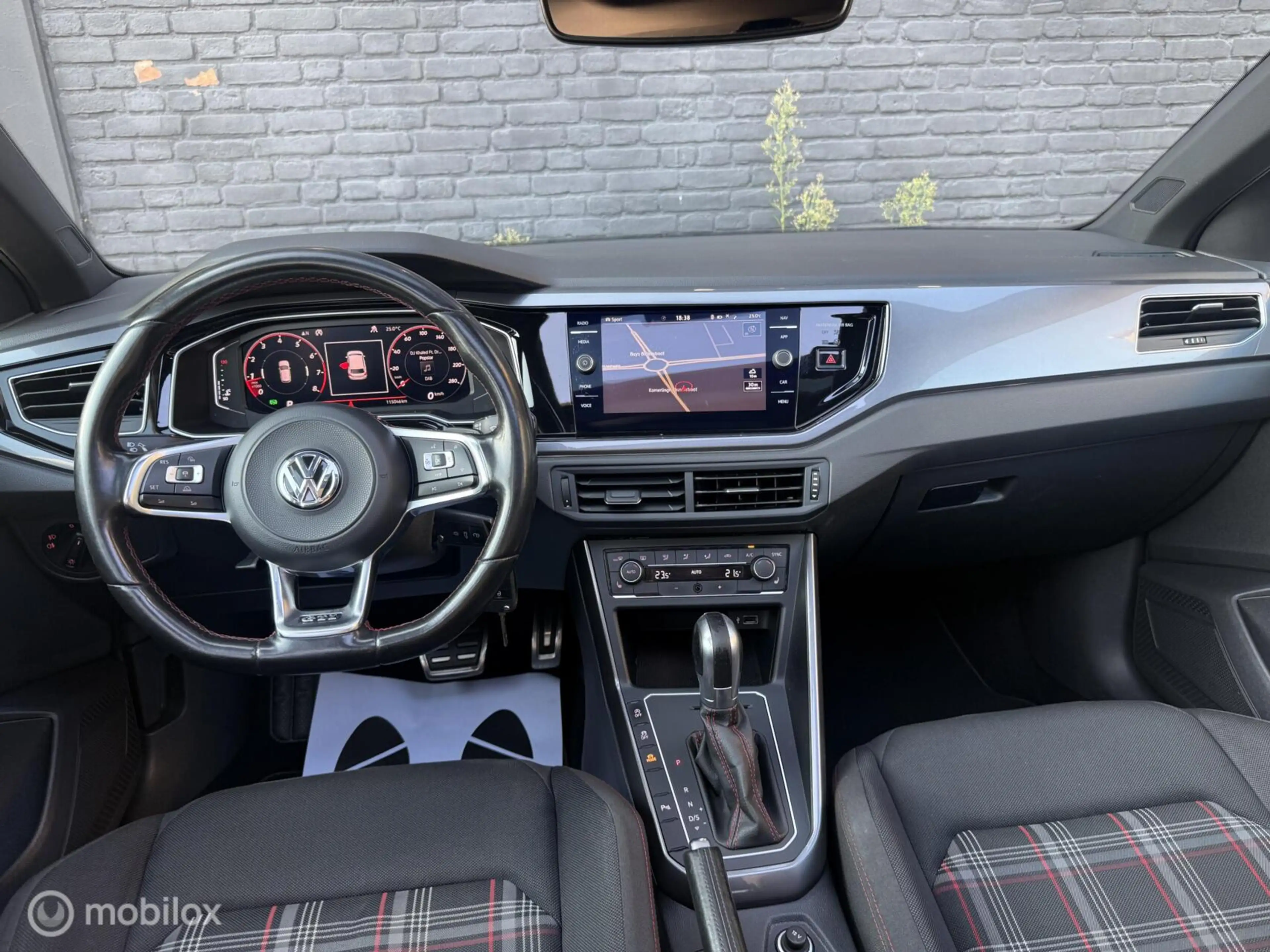 Volkswagen Polo GTI 2.0 TSI — photo 12