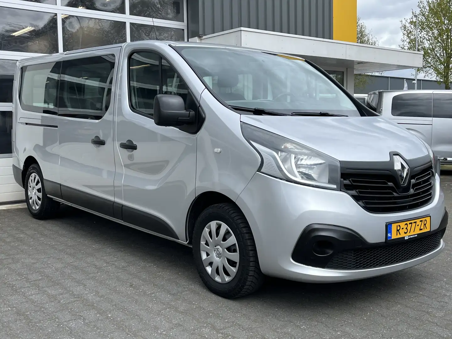 Renault Trafic Passenger 9-persoons 1.6 dCi Grand Authentique Ene Grijs - 1