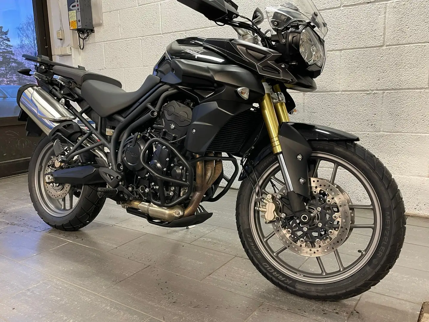 Triumph Tiger 800 Schwarz - 1