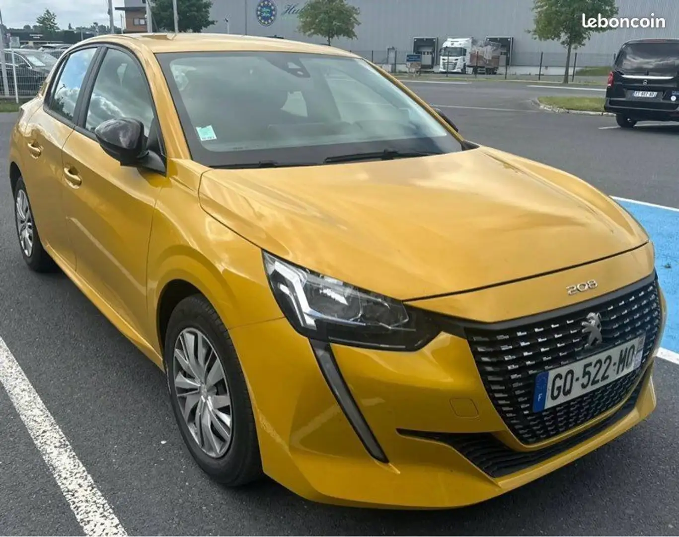 Peugeot 208 Like 1.2L VTI 75cv Essence Jaune - 2