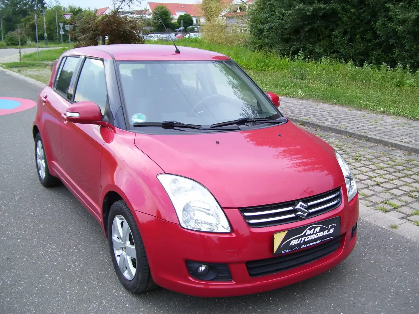 Suzuki Swift Lim. Club Rot - 1