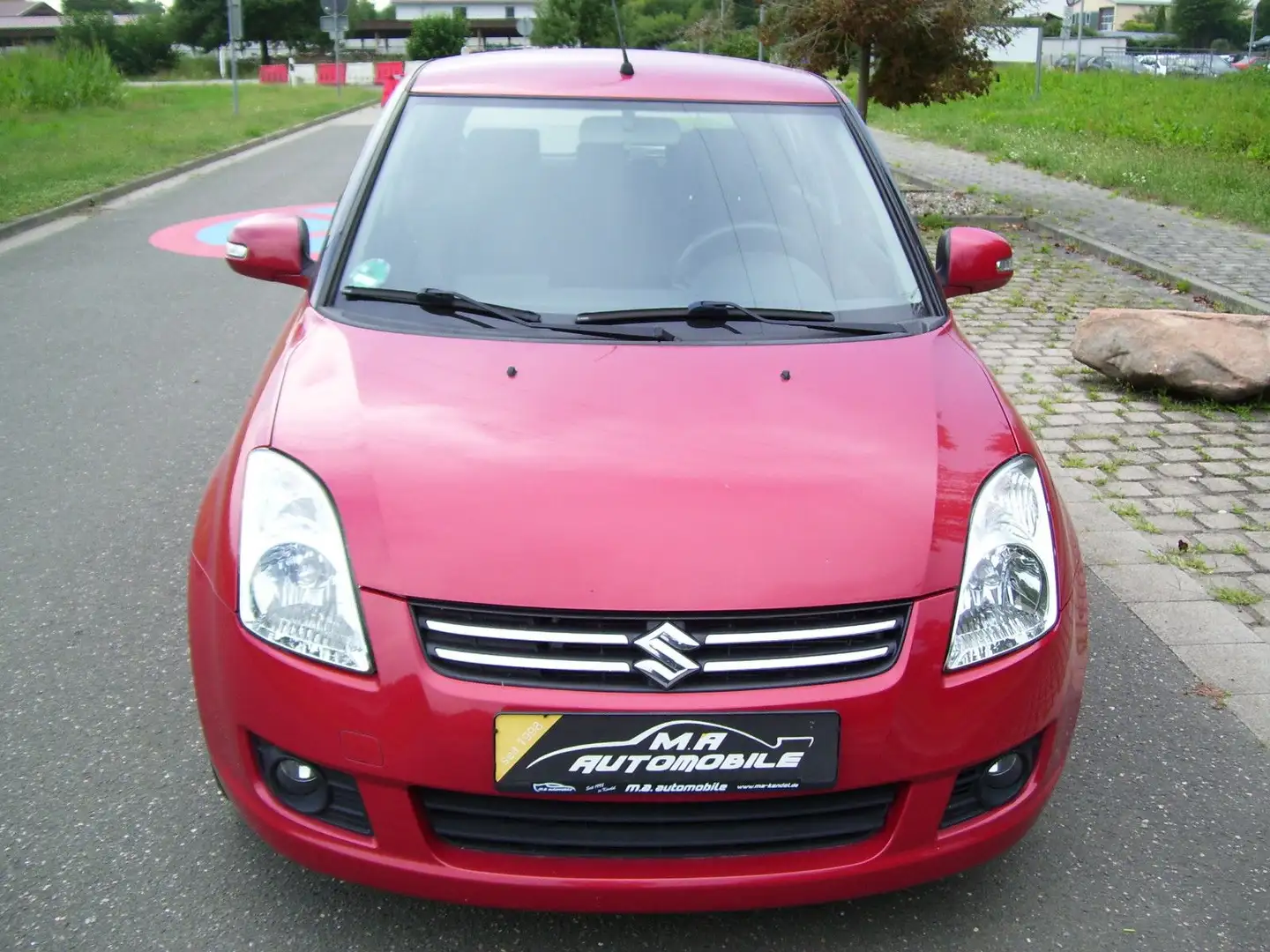 Suzuki Swift Lim. Club Rot - 2