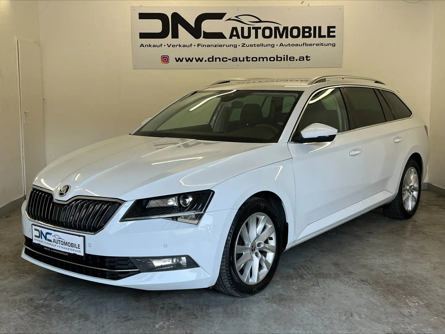 Skoda Superb Kombi 2,0 TDI Style DSG*SHZ* Blanc - 1