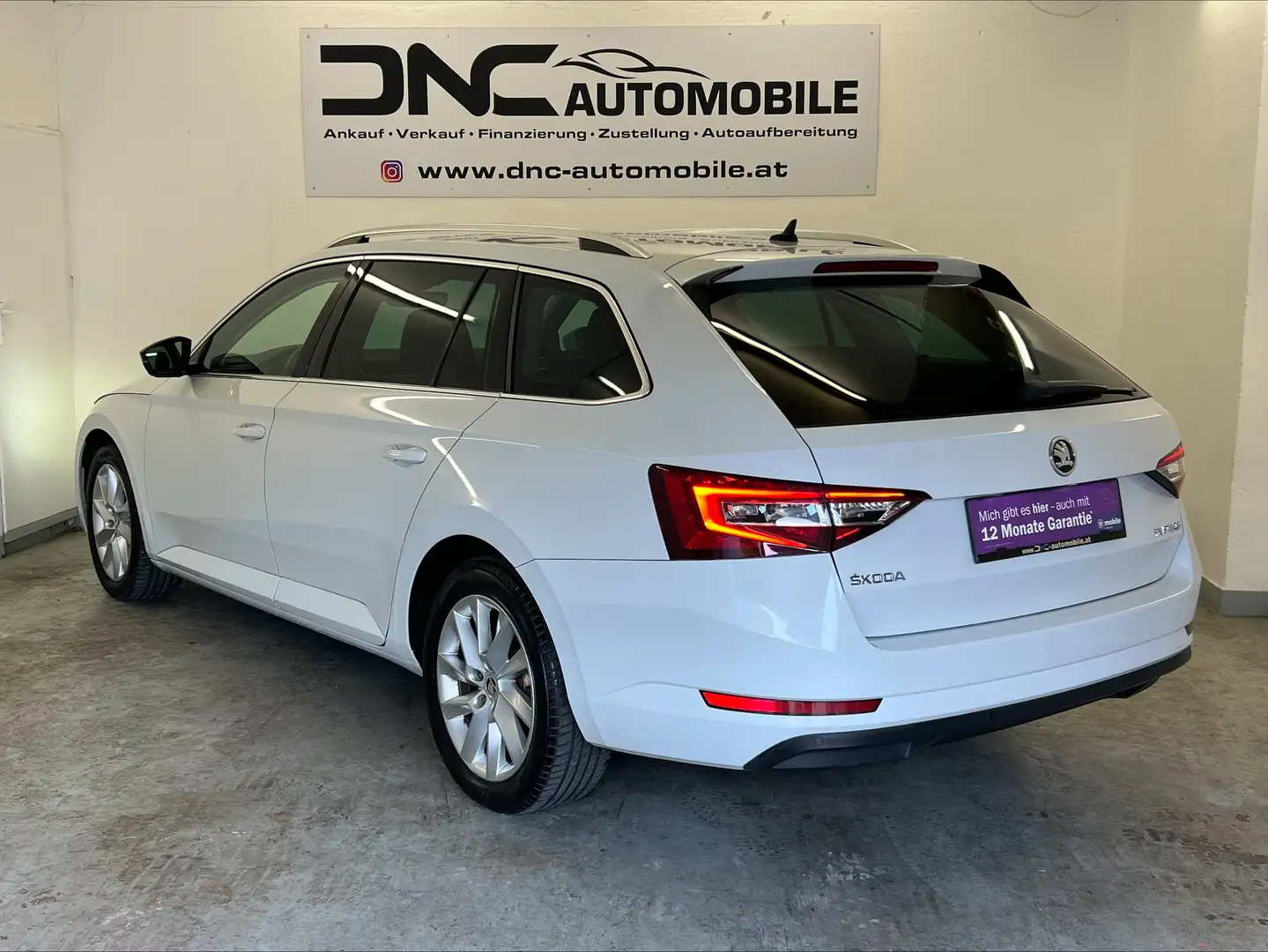 Skoda Superb Kombi 2,0 TDI Style DSG*SHZ* Weiß - 2