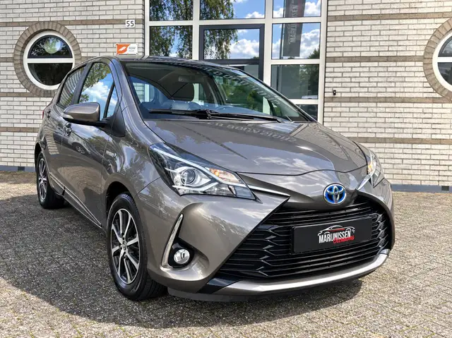 Toyota Yaris view 3