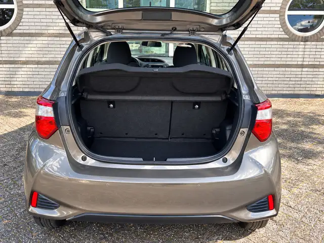 Toyota Yaris view 18