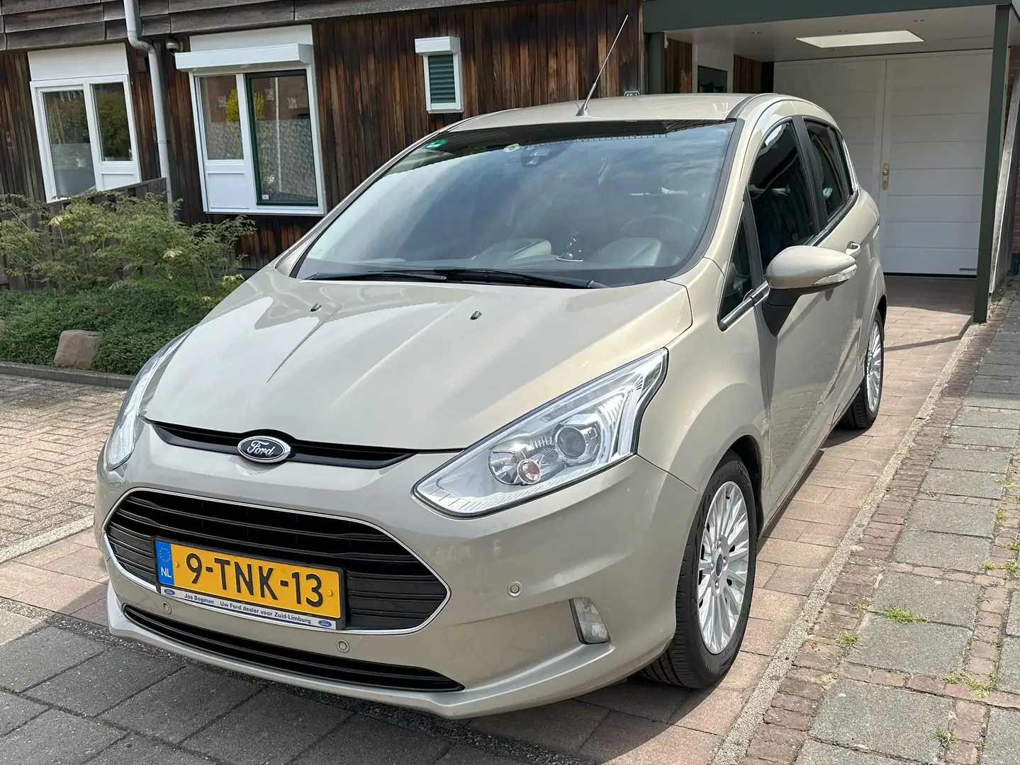 Ford B-Max B-Max 1.0 EcoBoost Titanium Ezüst - 1