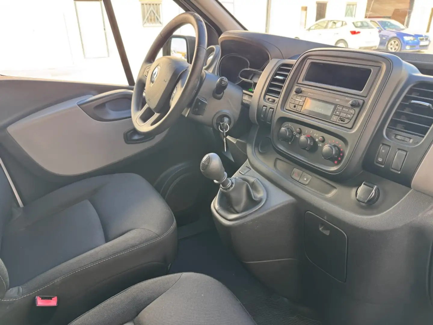 Renault Trafic Furgón 27 L1H1 Energy BluedCi 88kW Blanco - 2