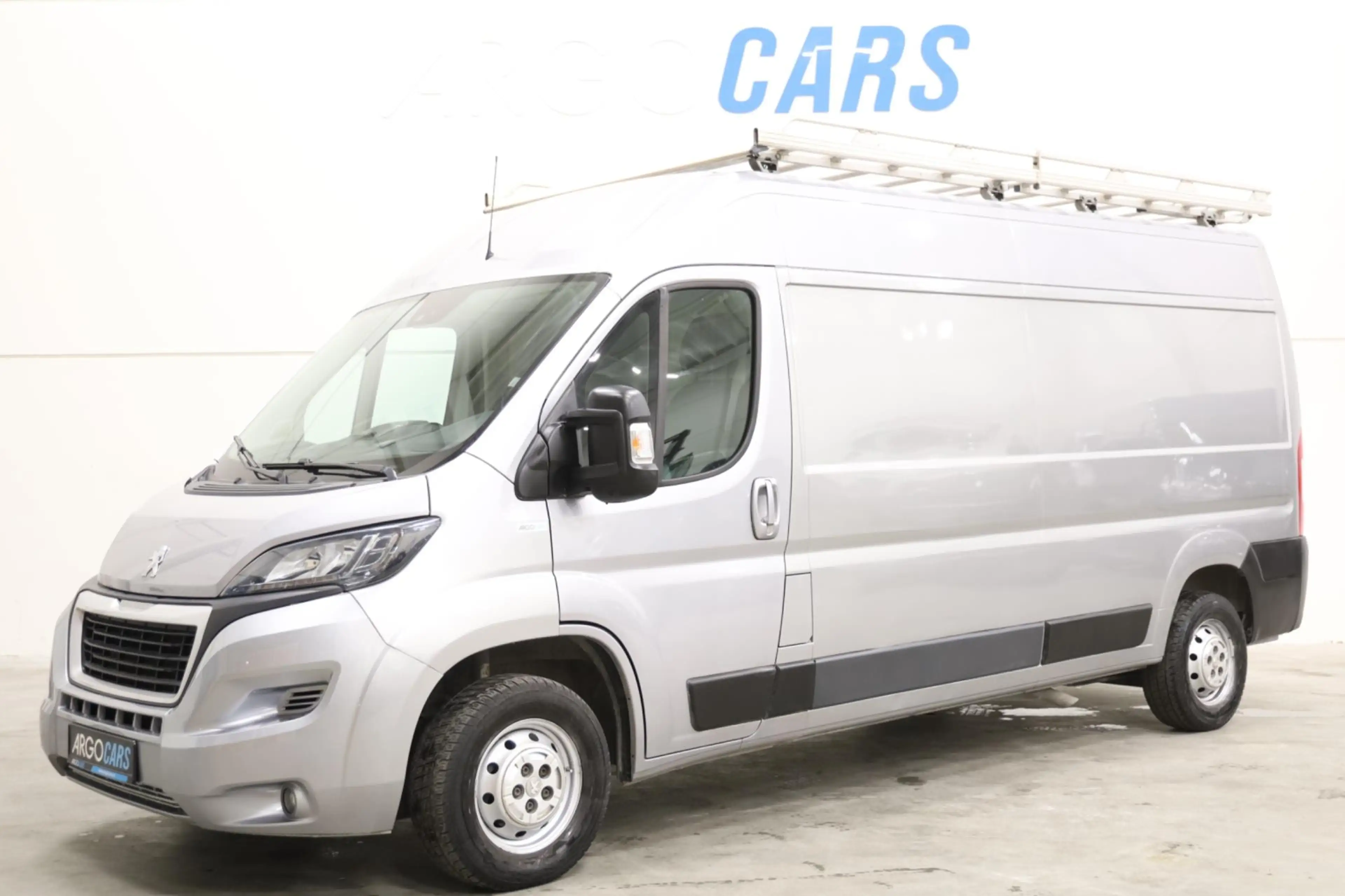 Peugeot Boxer 2.2 BlueHDi L3/H2 GRIJS 165PK LED IMPERIAAL NAVI A