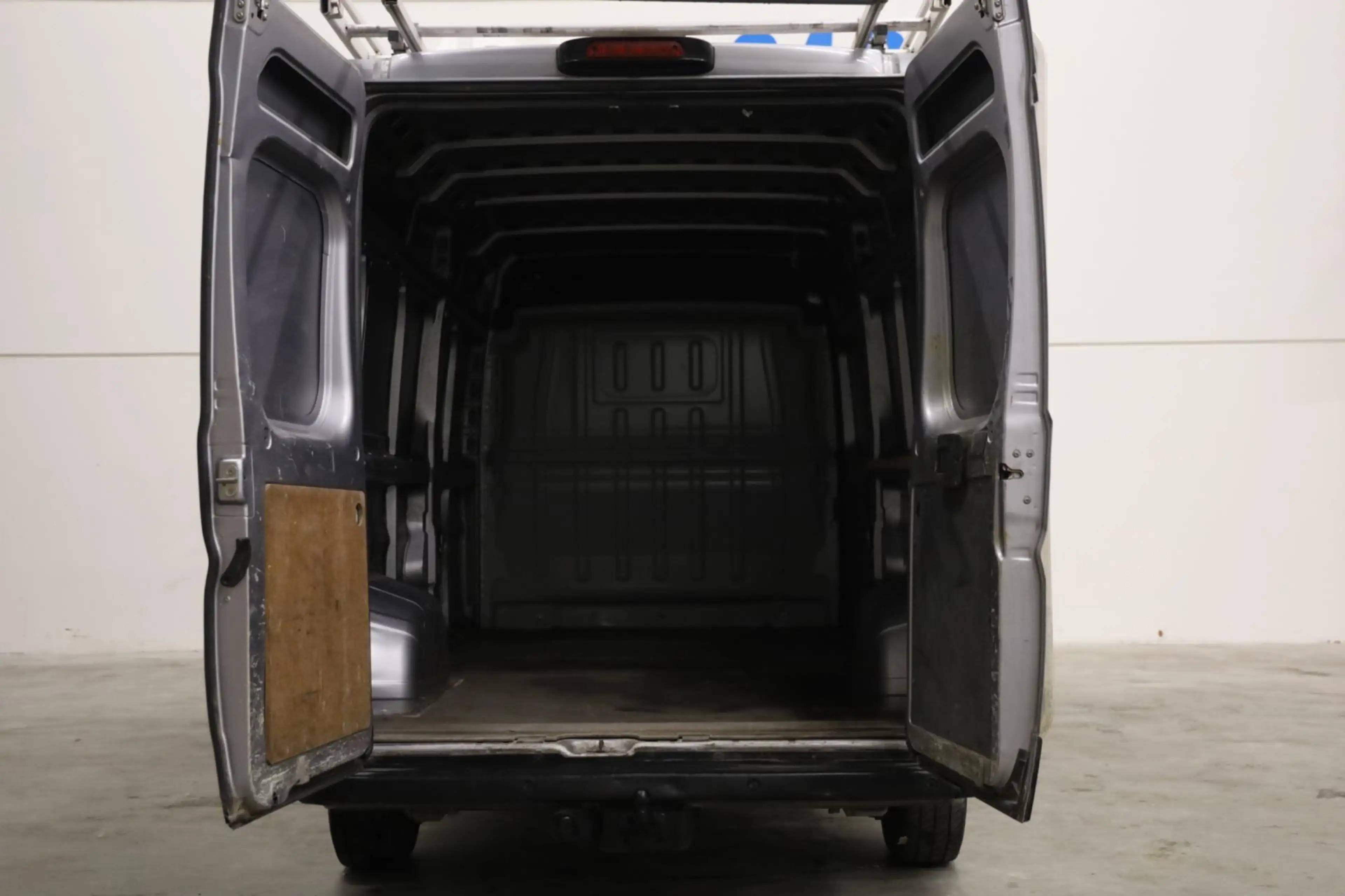 Peugeot Boxer 2.2 BlueHDi L3/H2 GRIJS 165PK LED IMPERIAAL NAVI A — photo 4
