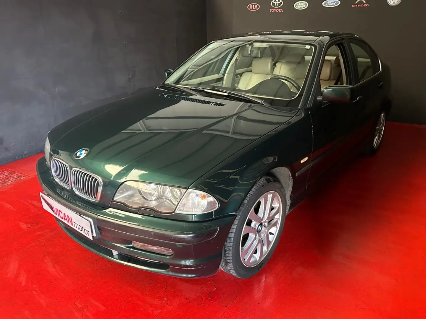 BMW 330 330xi Verde - 2