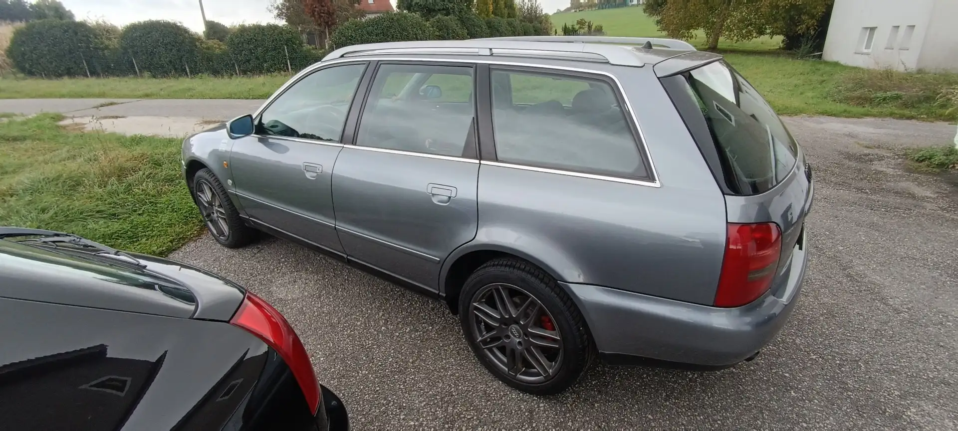 Audi A4 Avant 2.6 pickal neu - 1