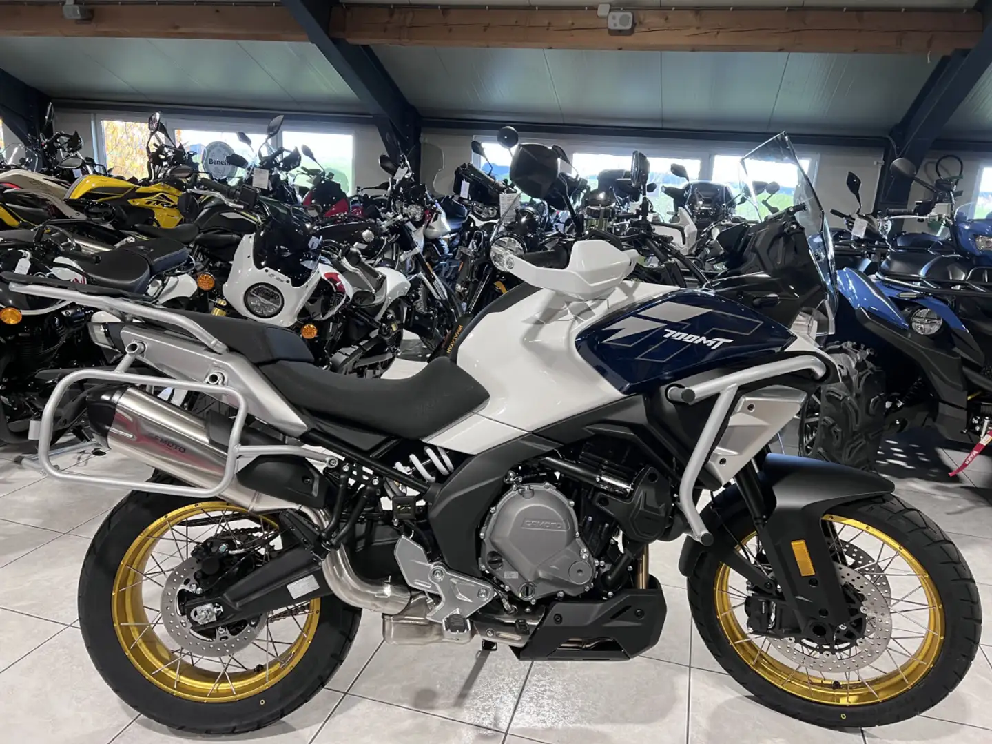 CFMOTO 700 MT ADV Blanc - 1