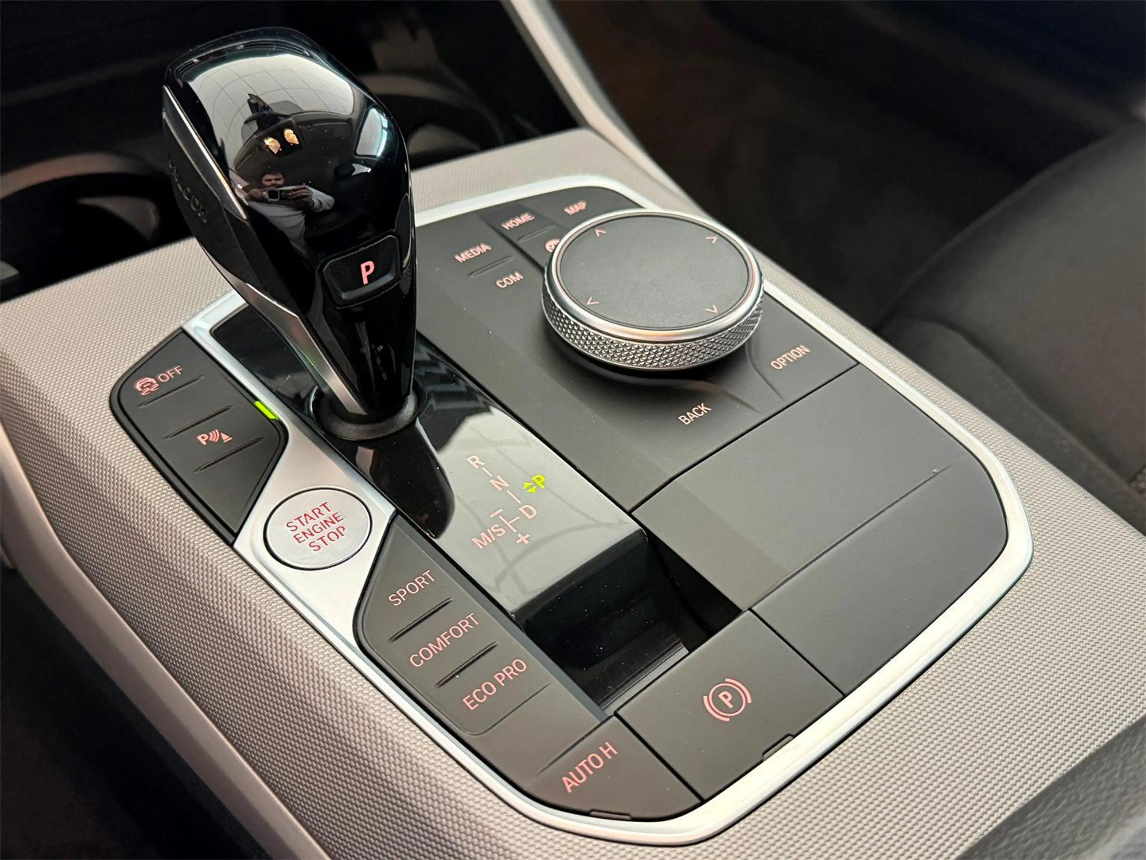 BMW 318 d 48 V Touring G21 — photo 12