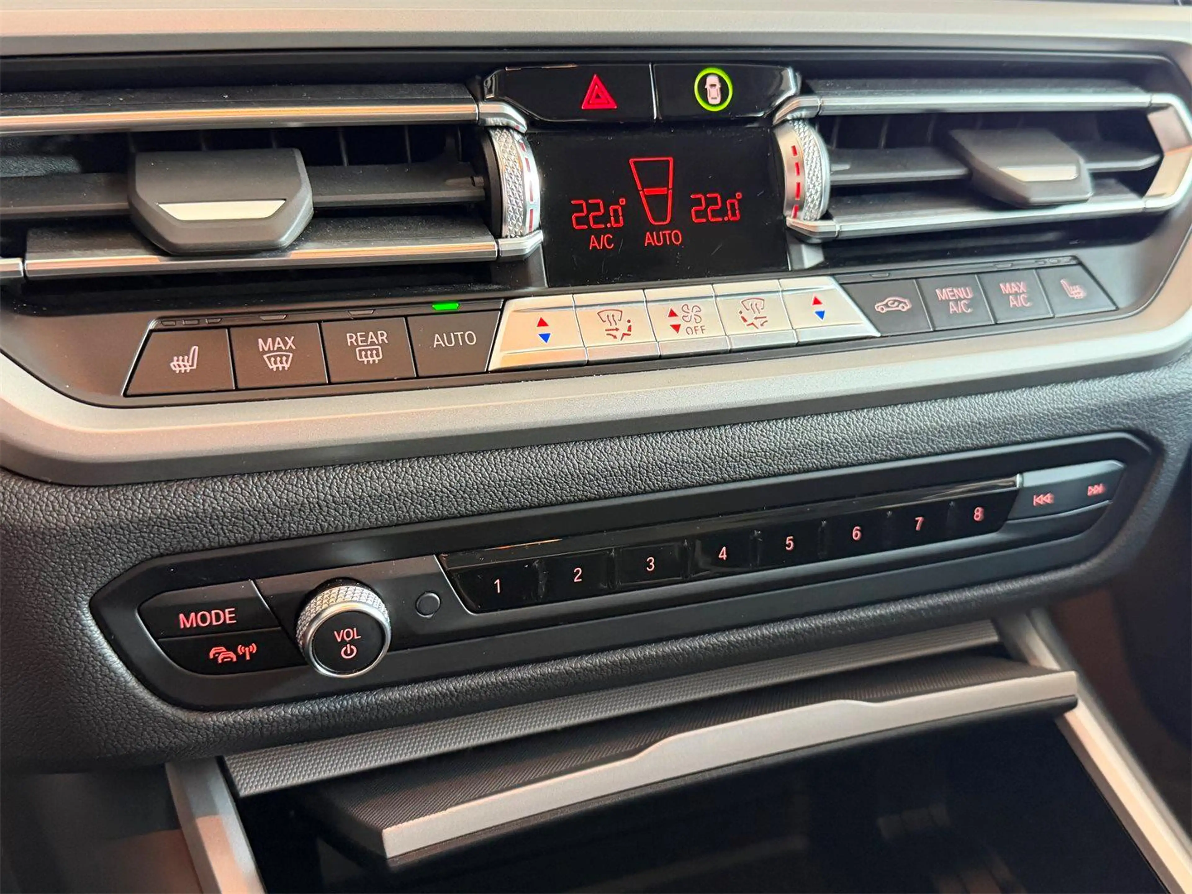 BMW 318 d 48 V Touring G21 — photo 11