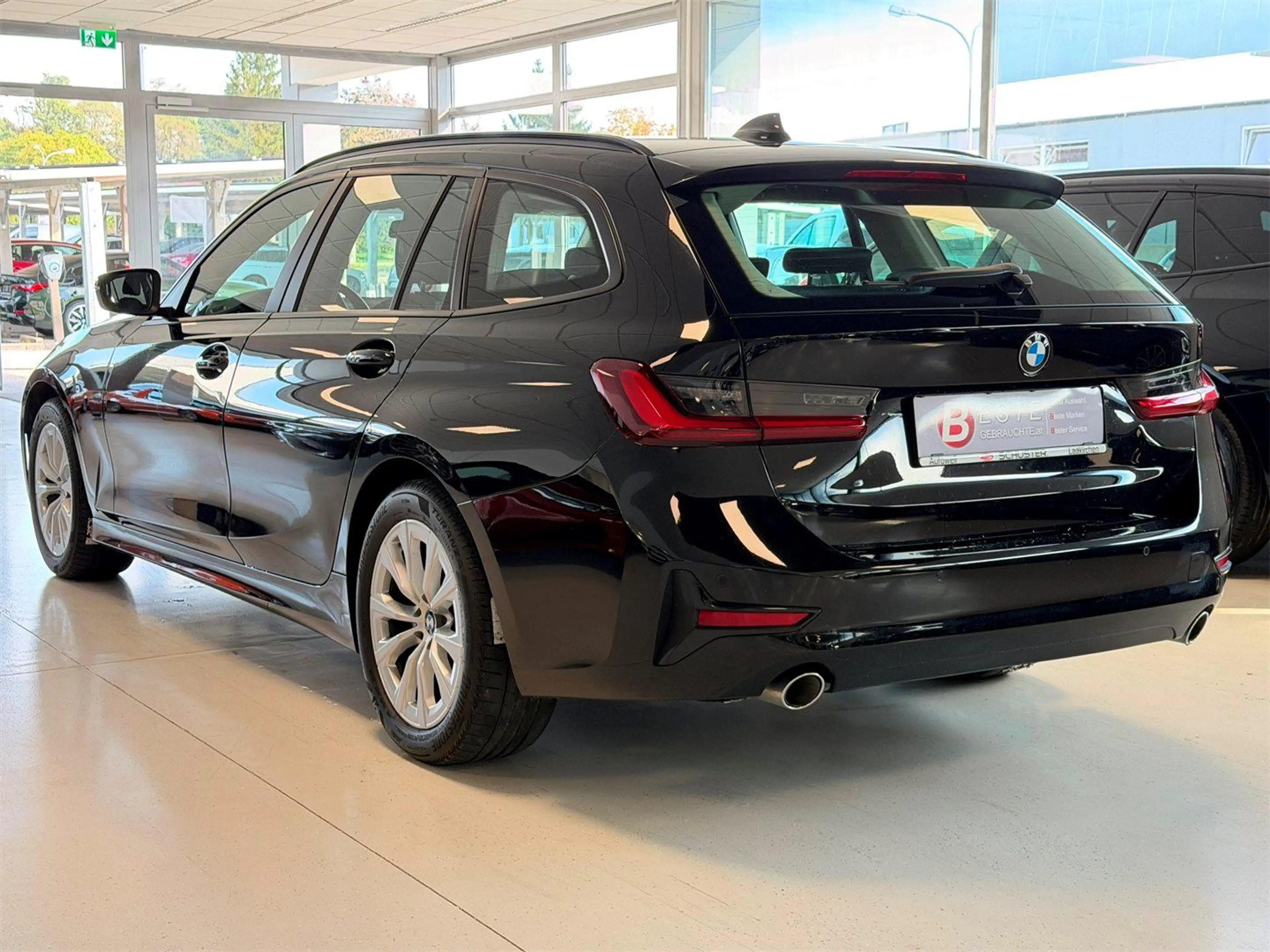 BMW 318 d 48 V Touring G21 — photo 4