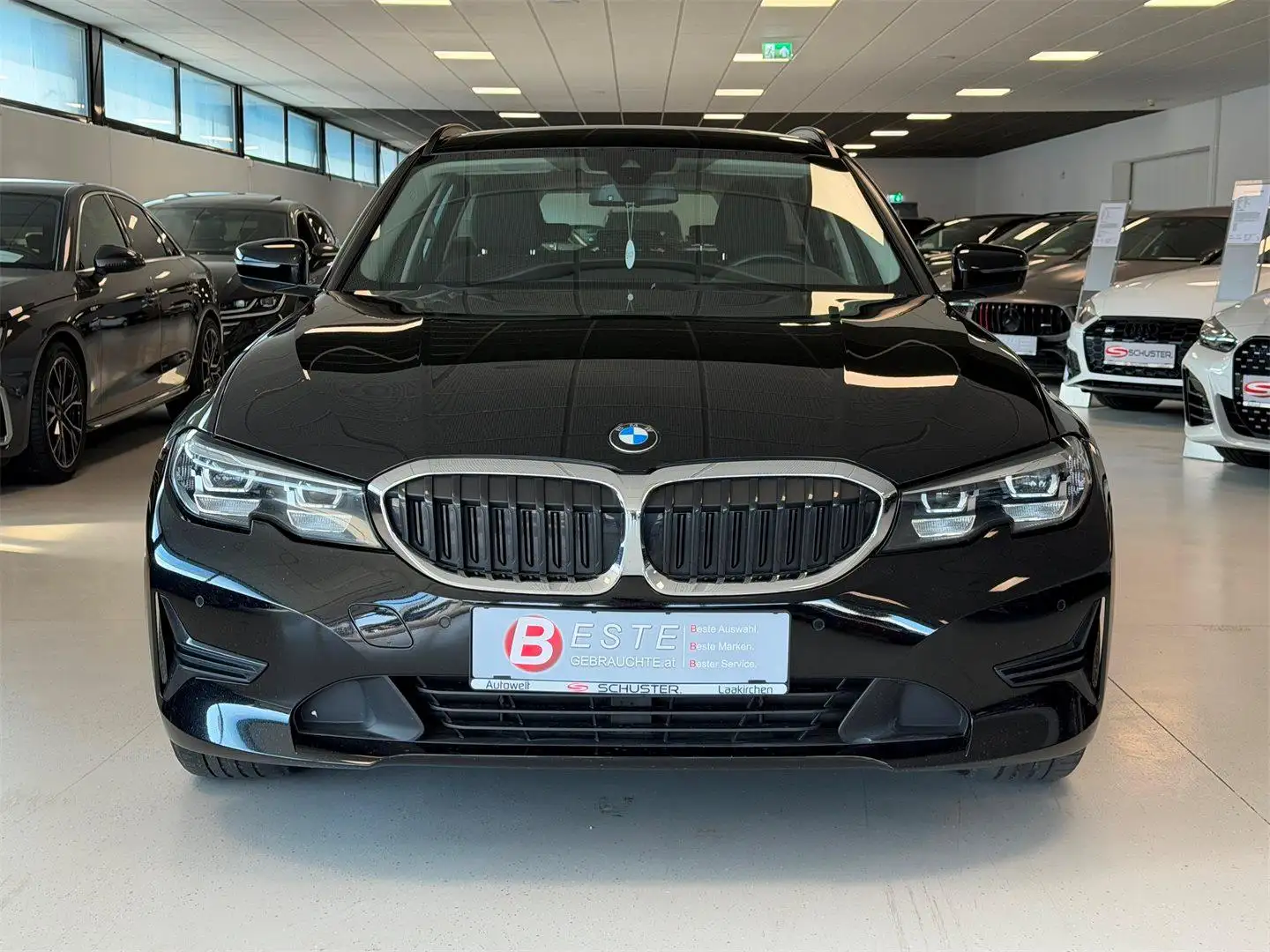 BMW 318 d 48 V Touring G21 Schwarz - 2
