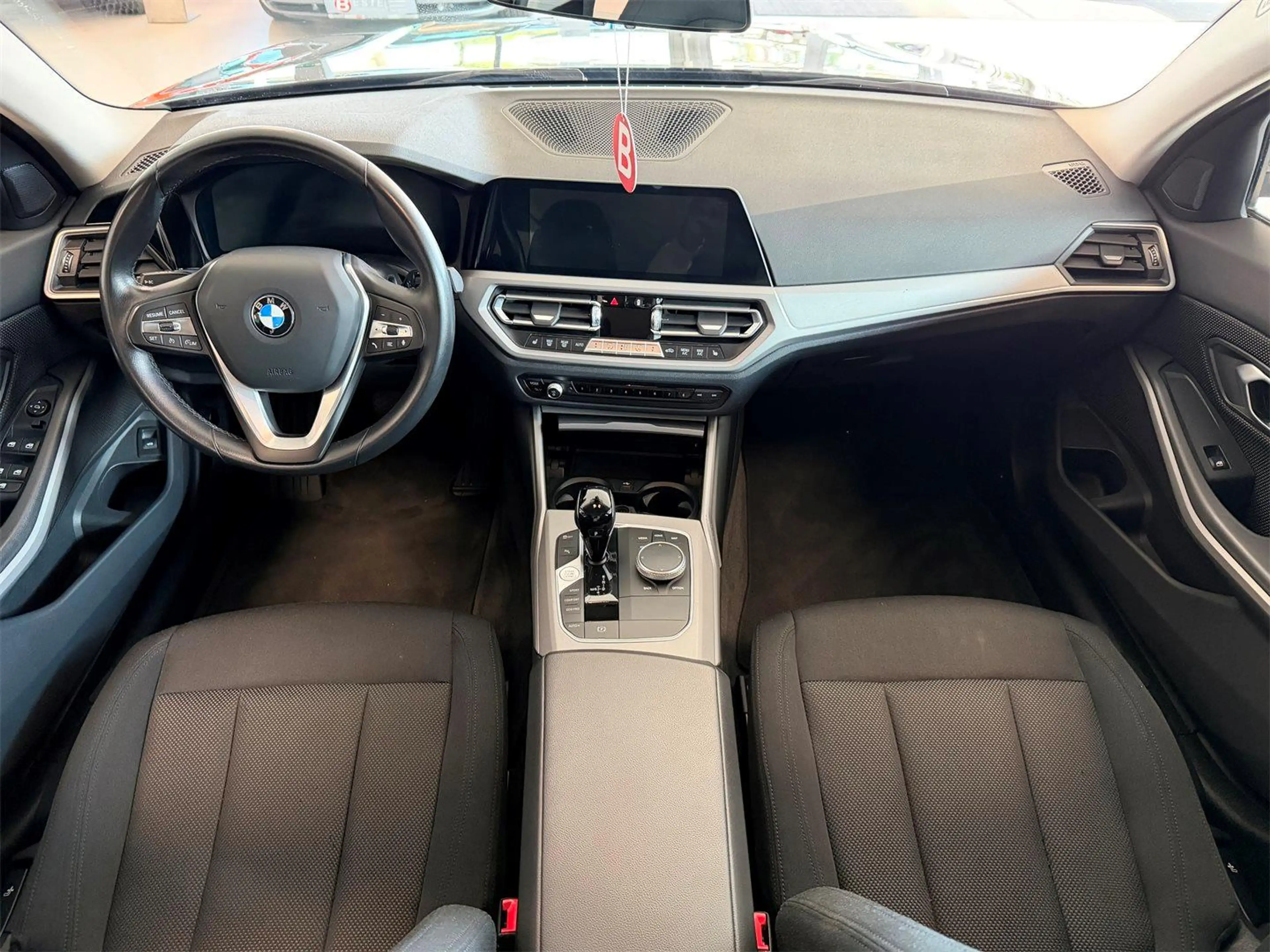 BMW 318 d 48 V Touring G21 — photo 7