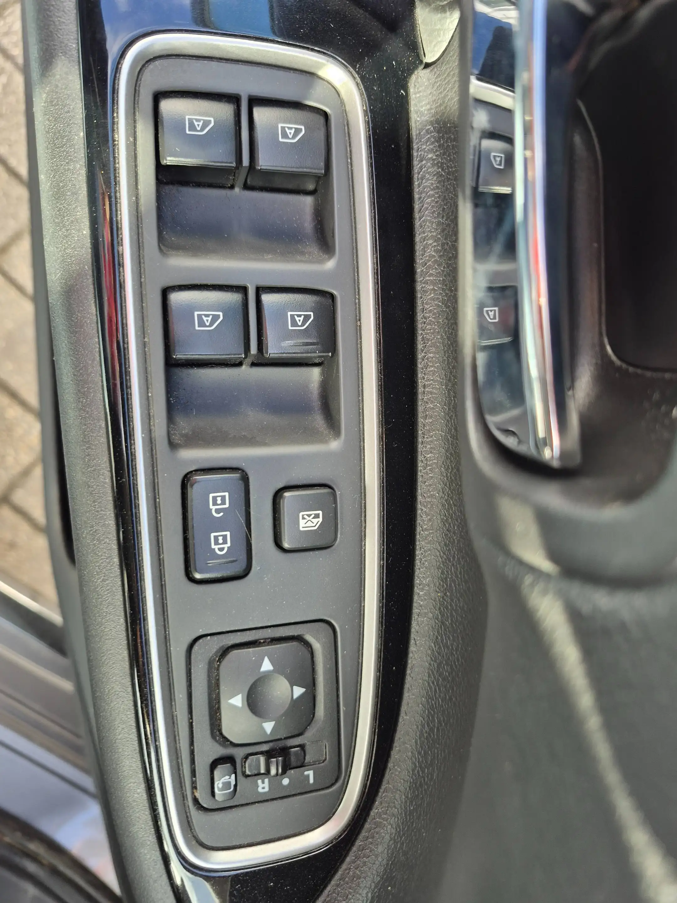 Mitsubishi Outlander Outlander PHEV 2.4i 4WD Business Edition — photo 7