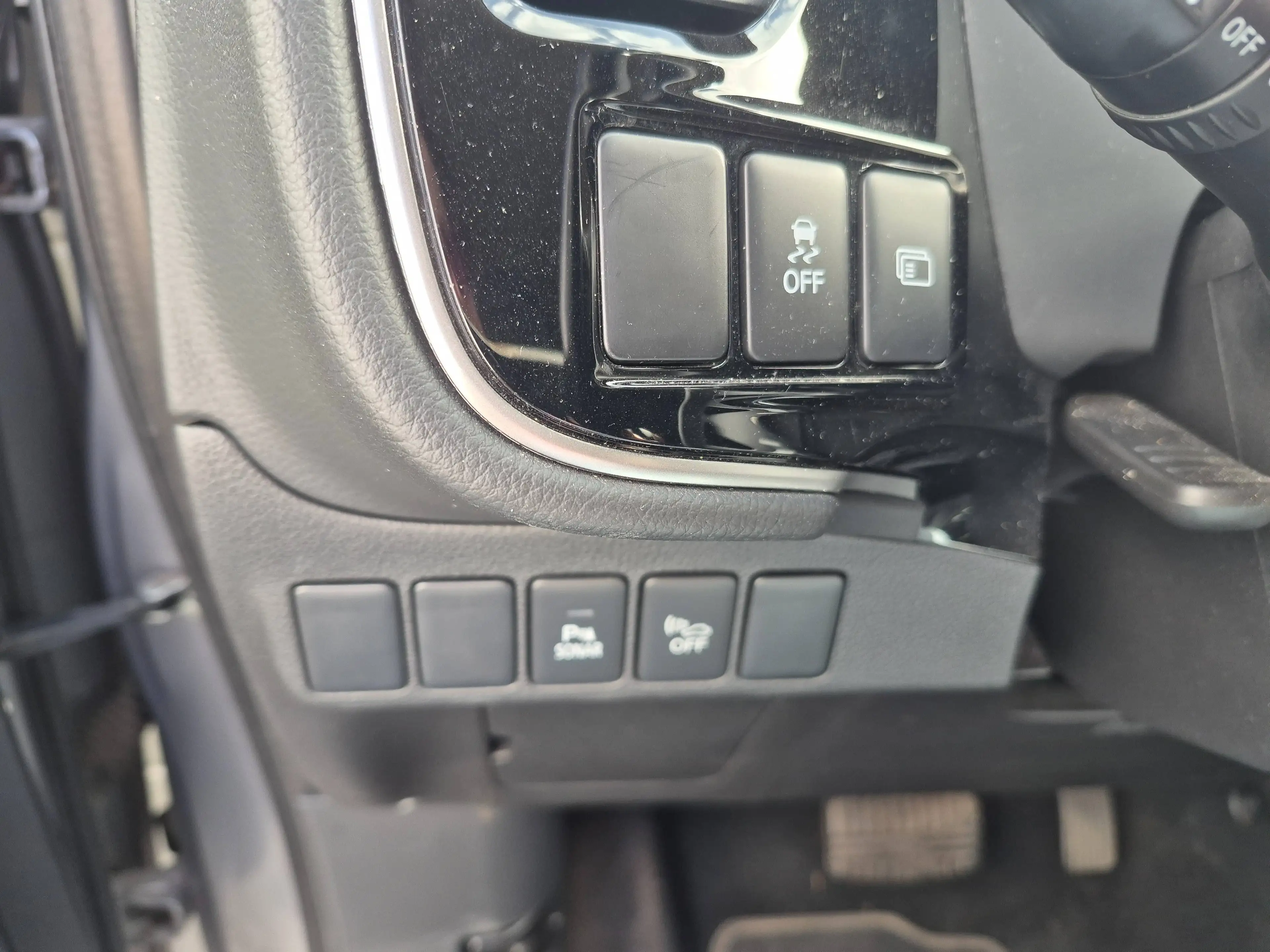 Mitsubishi Outlander Outlander PHEV 2.4i 4WD Business Edition — photo 8