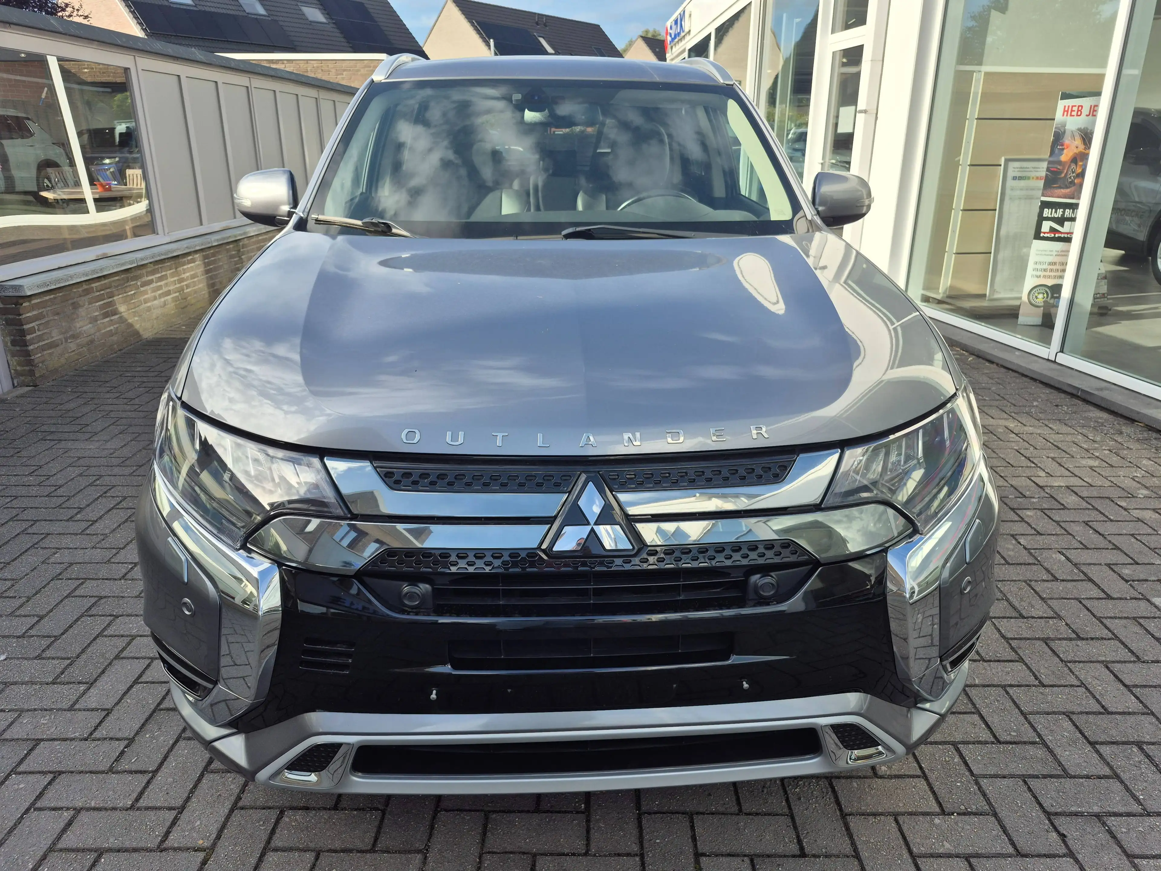 Mitsubishi Outlander Outlander PHEV 2.4i 4WD Business Edition — photo 2