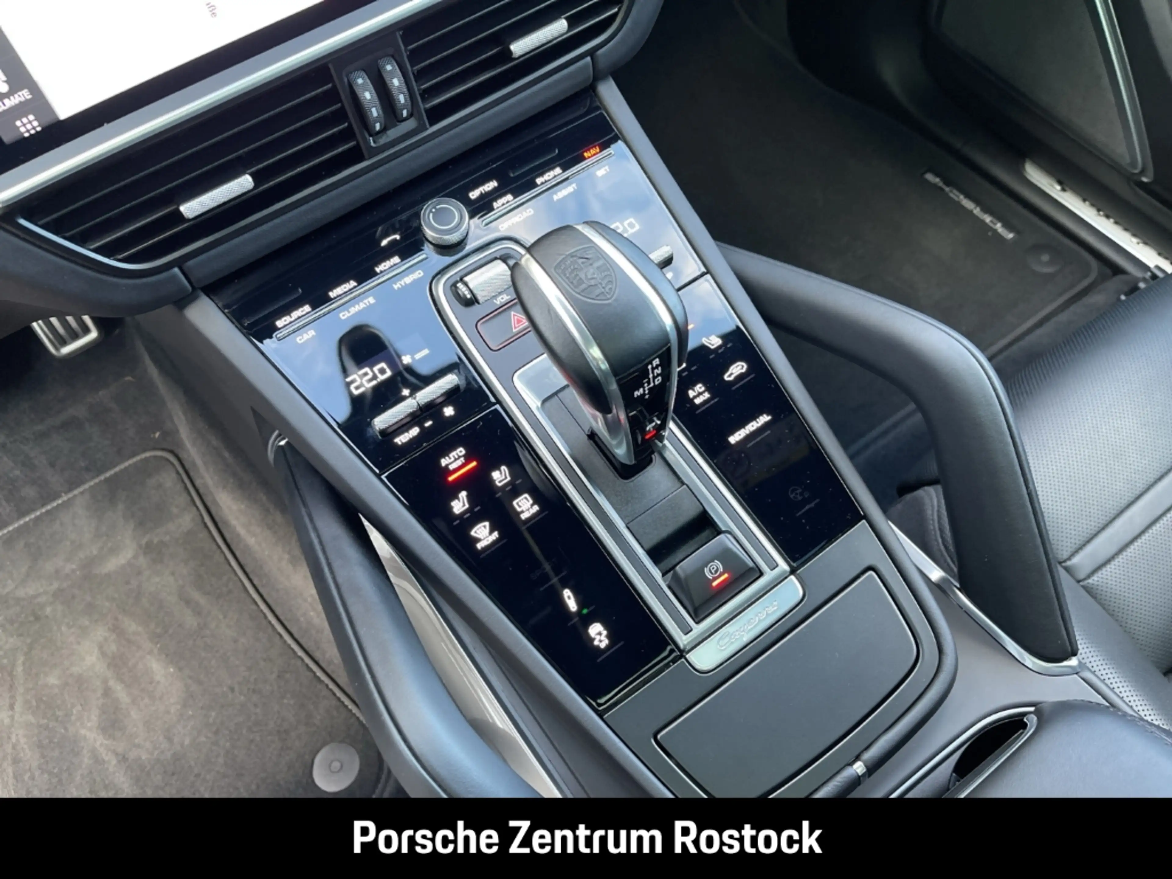 Porsche Cayenne Turbo S E-Hybrid — photo 9