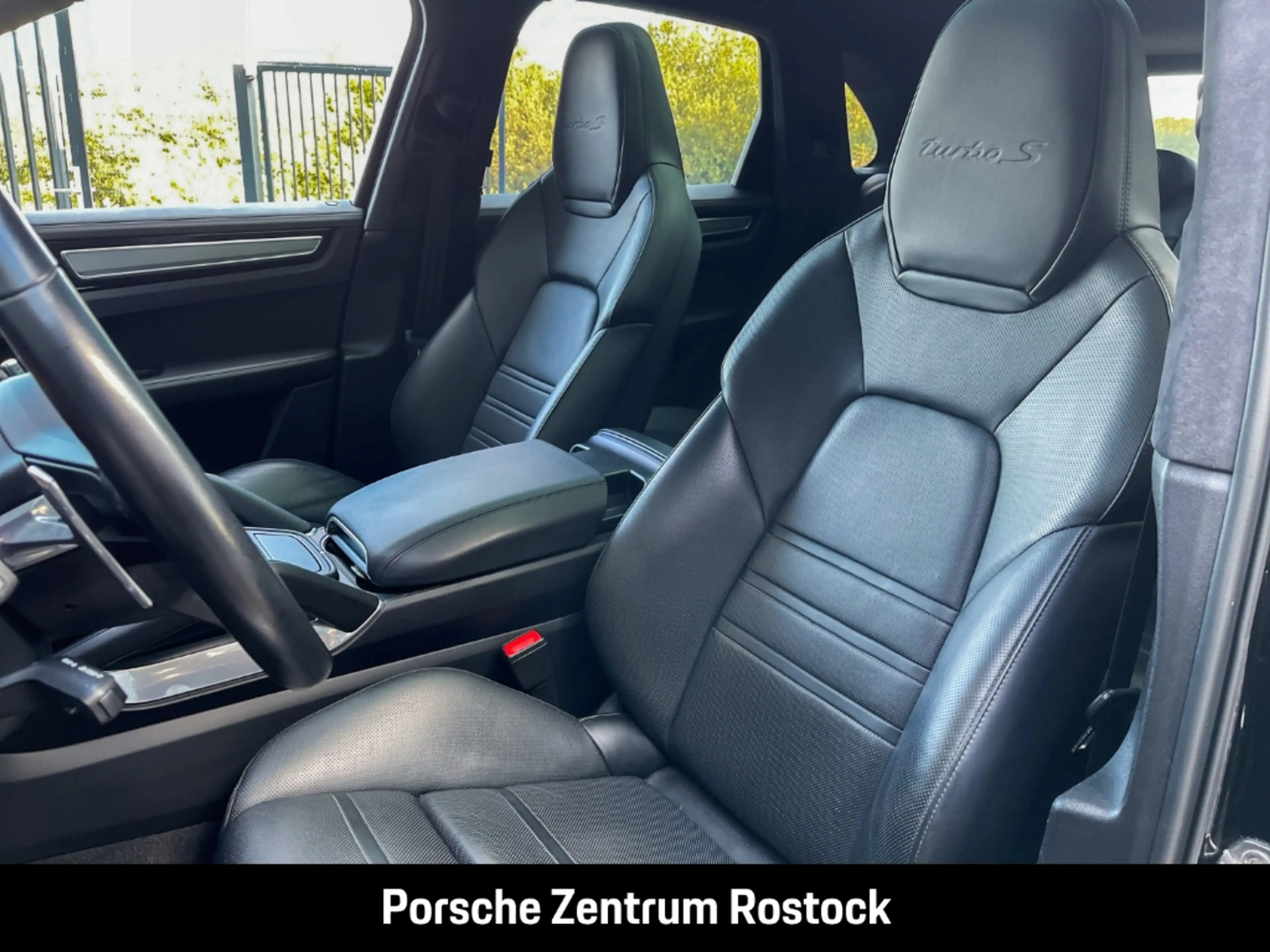 Porsche Cayenne Turbo S E-Hybrid — photo 5