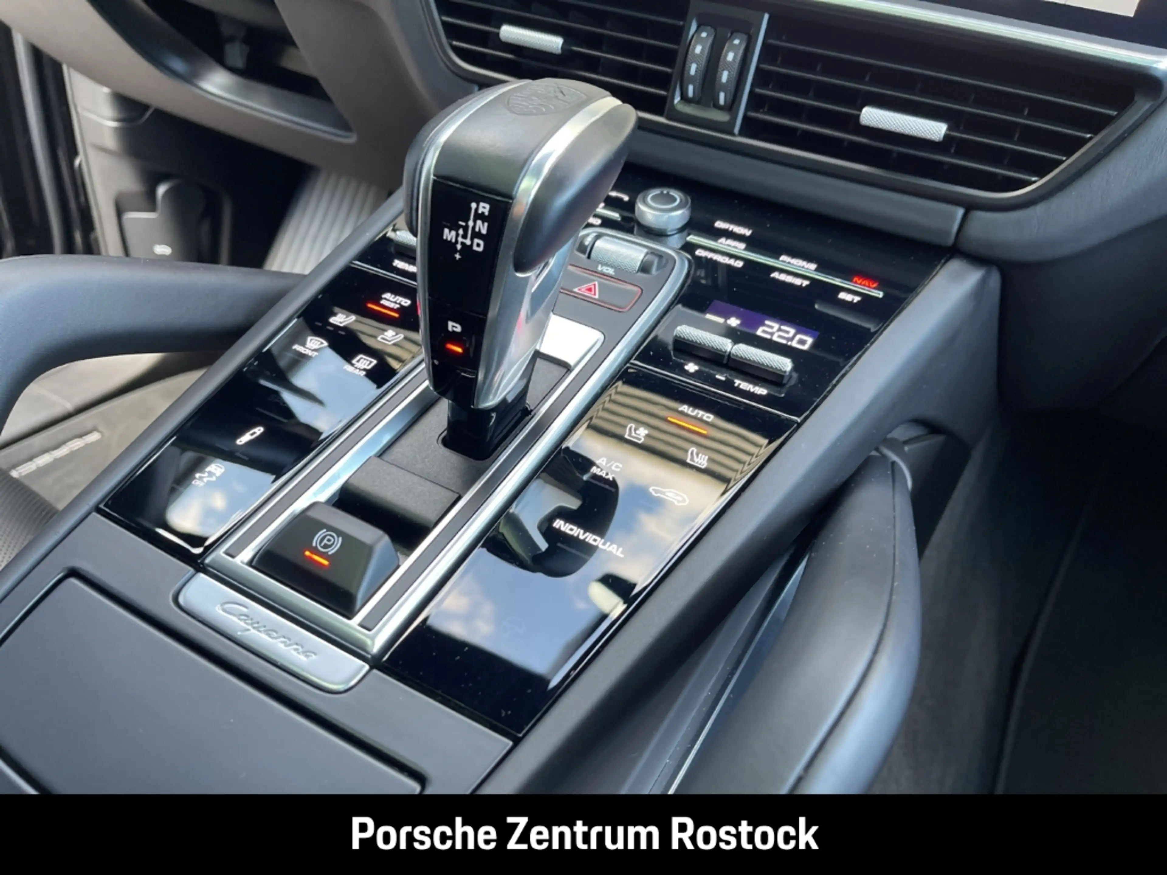 Porsche Cayenne Turbo S E-Hybrid — photo 8