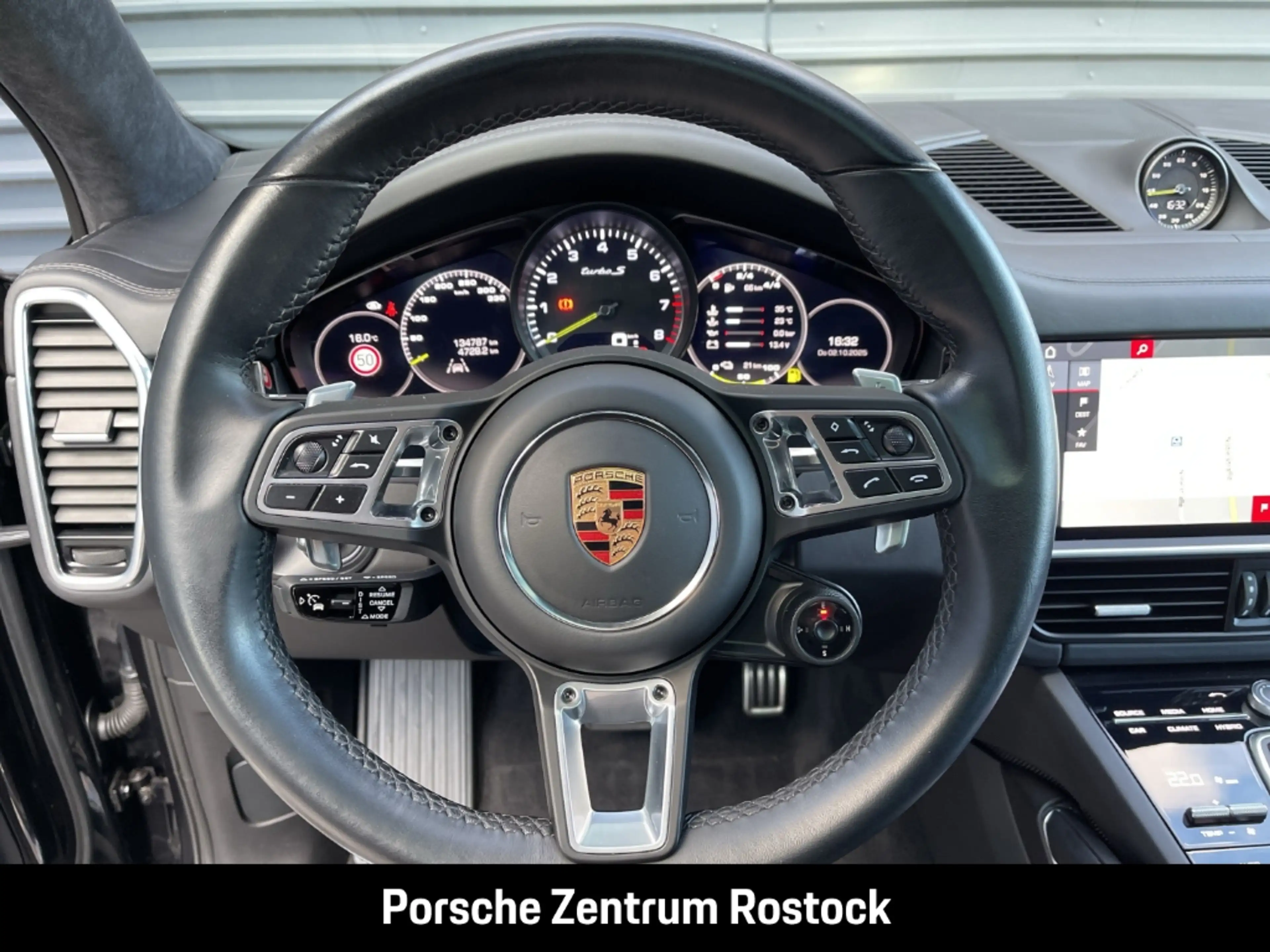 Porsche Cayenne Turbo S E-Hybrid — photo 6