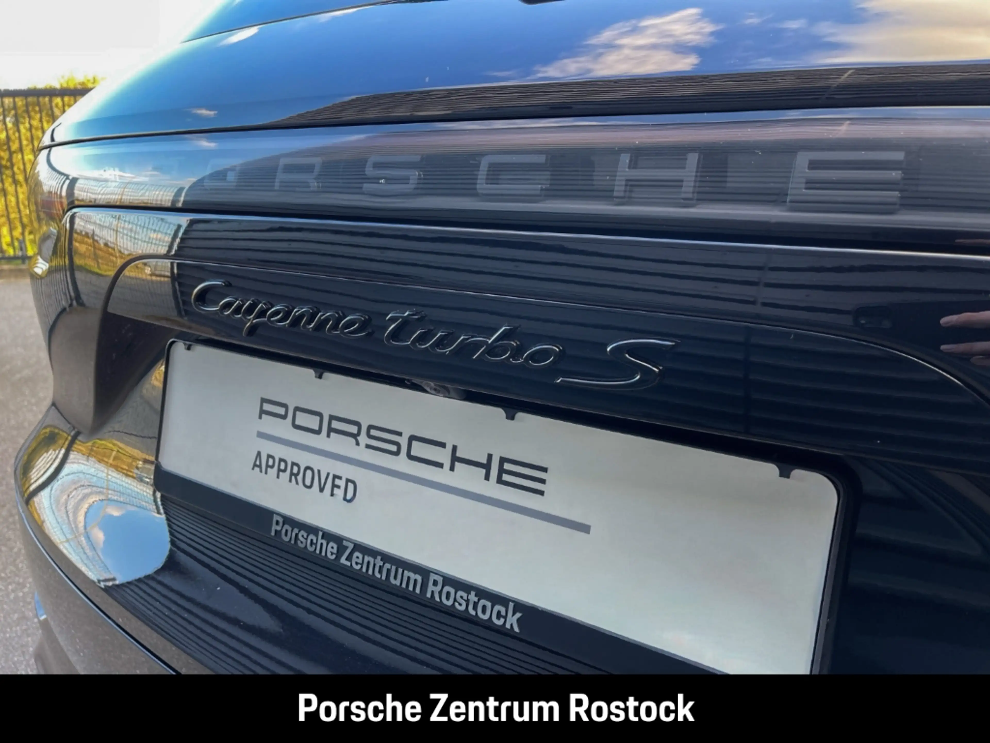 Porsche Cayenne Turbo S E-Hybrid — photo 3