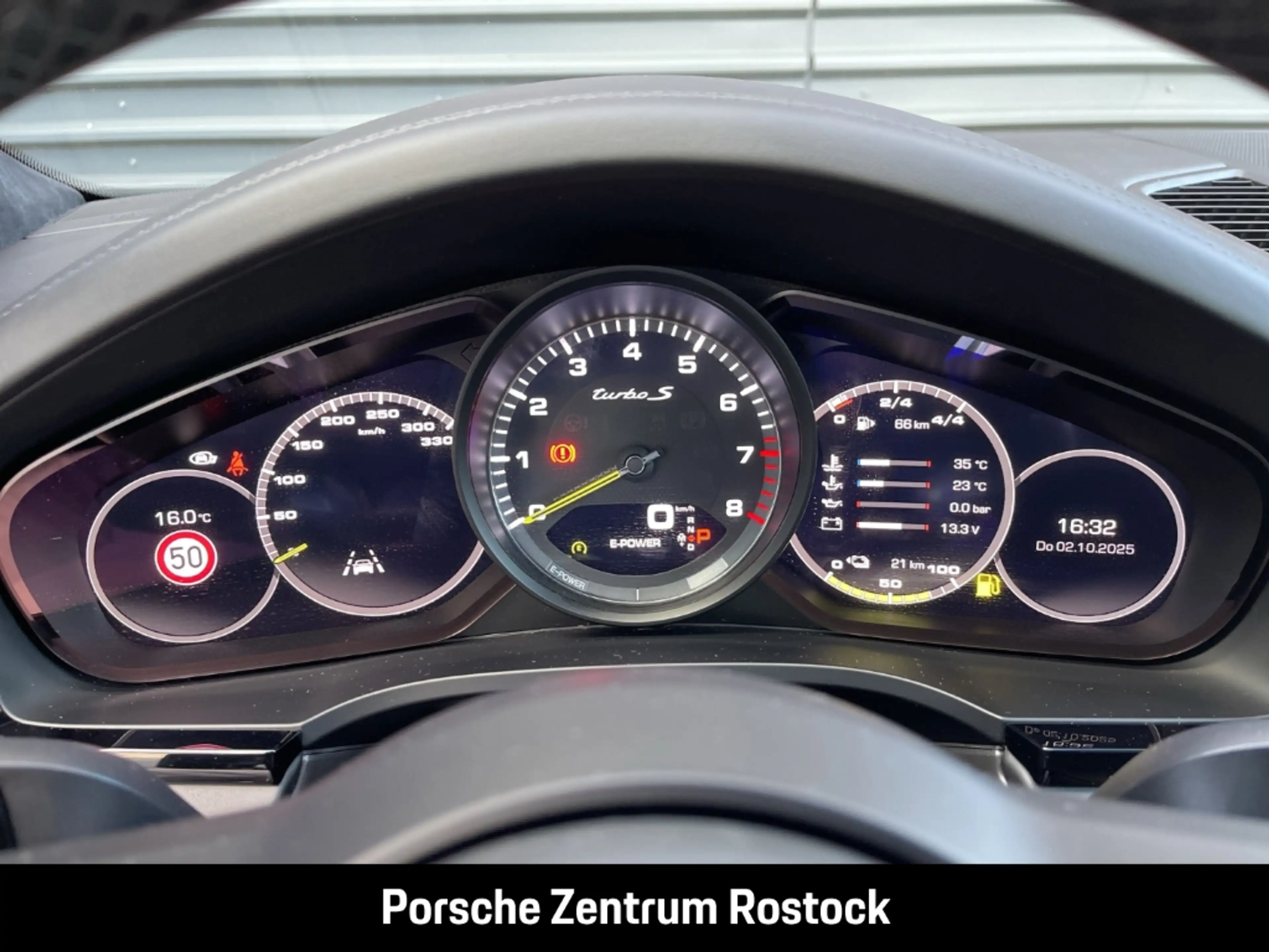 Porsche Cayenne Turbo S E-Hybrid — photo 14