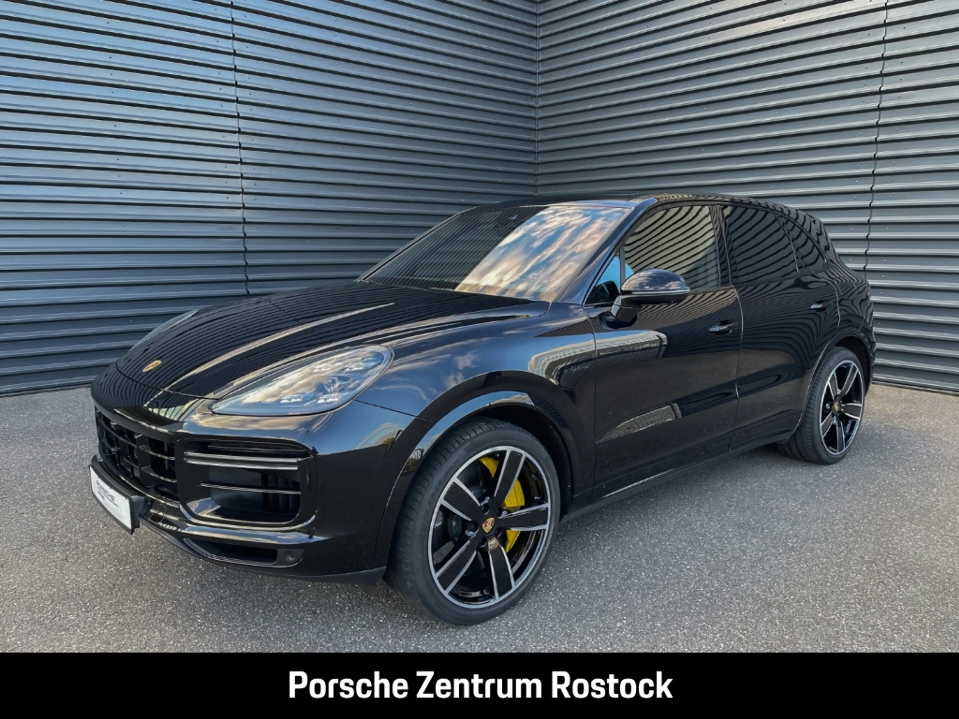 Porsche Cayenne Turbo S E-Hybrid — photo 2