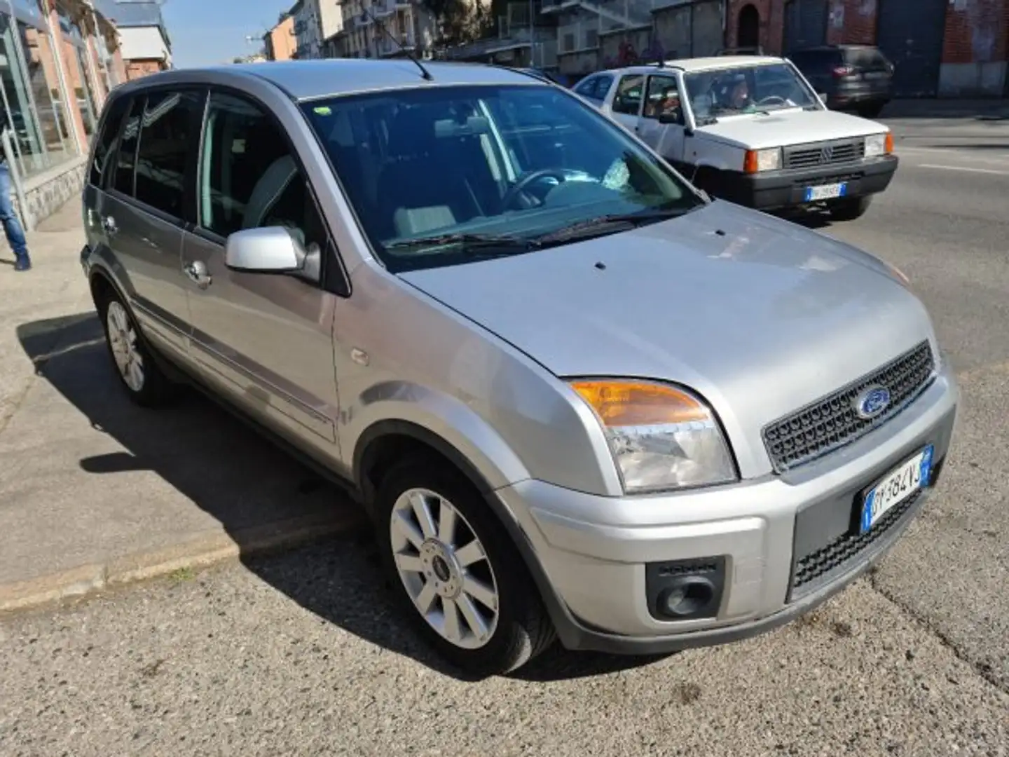 Ford Fusion UAV 1.4 TDCi 5p. Grigio - 1