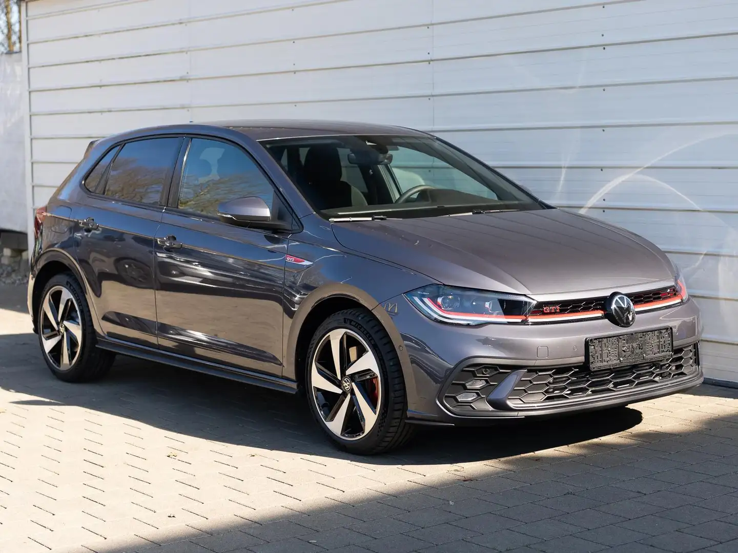 Volkswagen Polo GTI 2.0 TSI DSG *MATRIX*SHZ*PDC 152 kW (207 PS)... Grau - 1